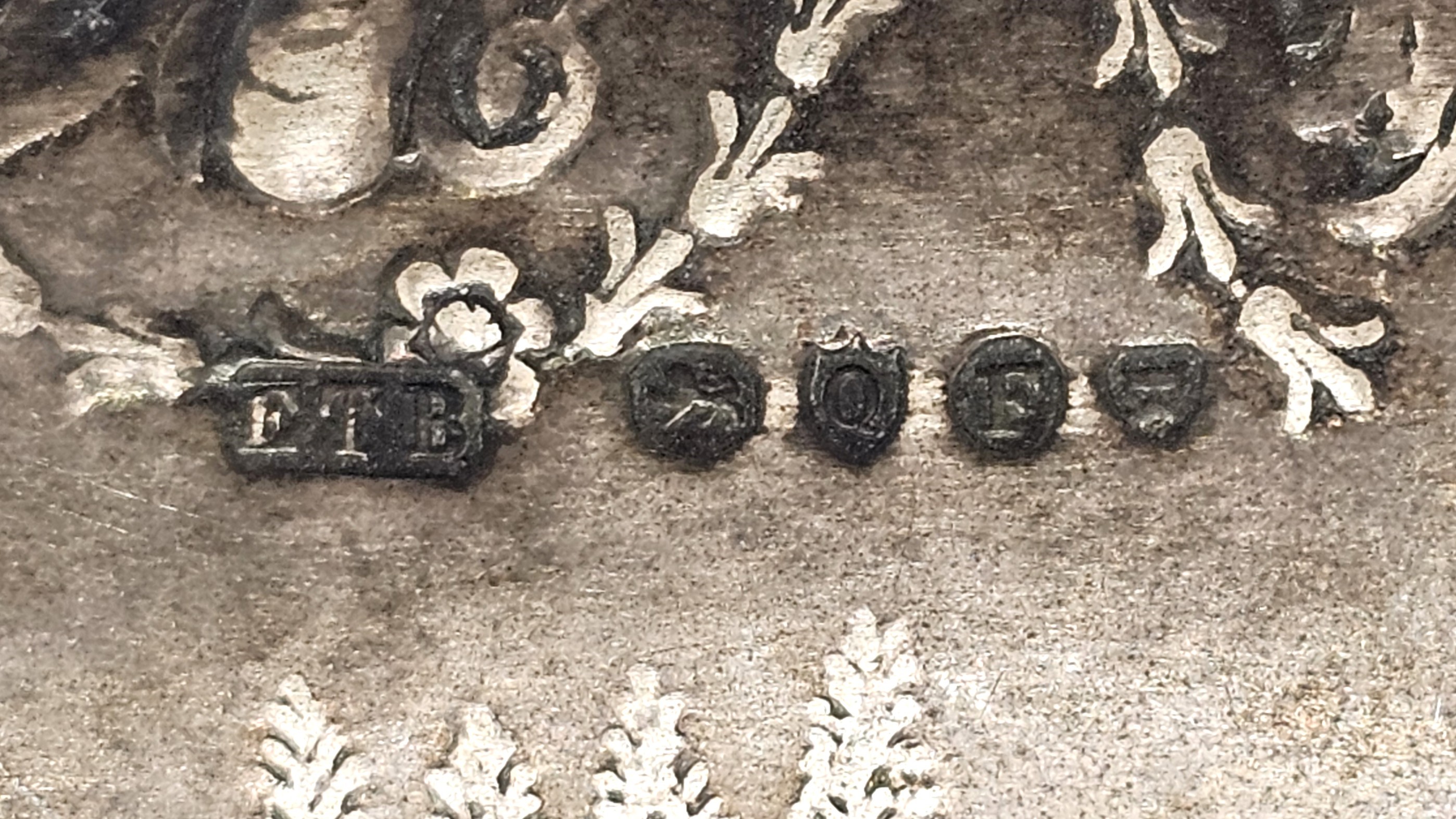 Coppia di posacenere vittoriani inglesi in argento