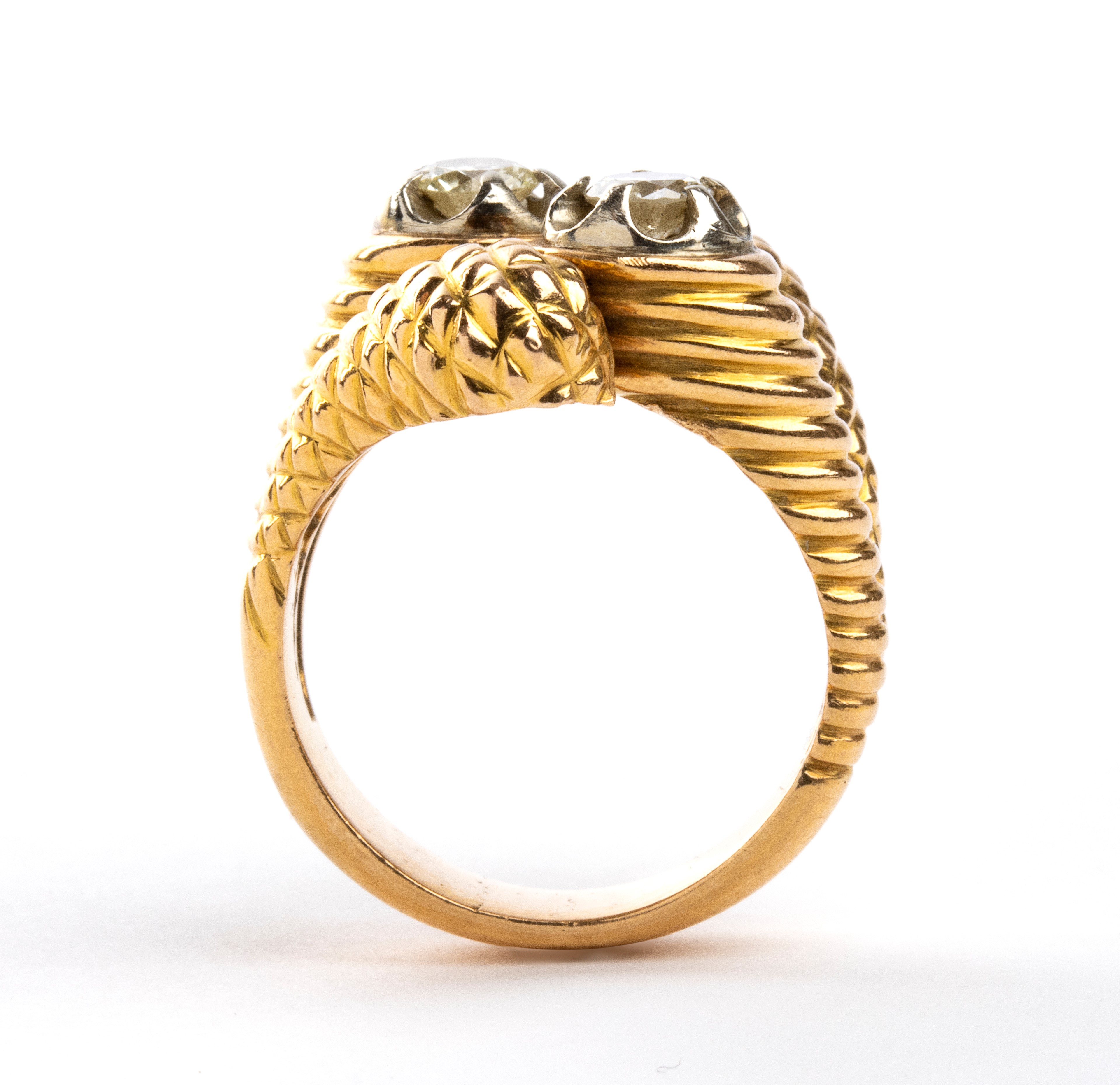 Anello in oro con diamanti