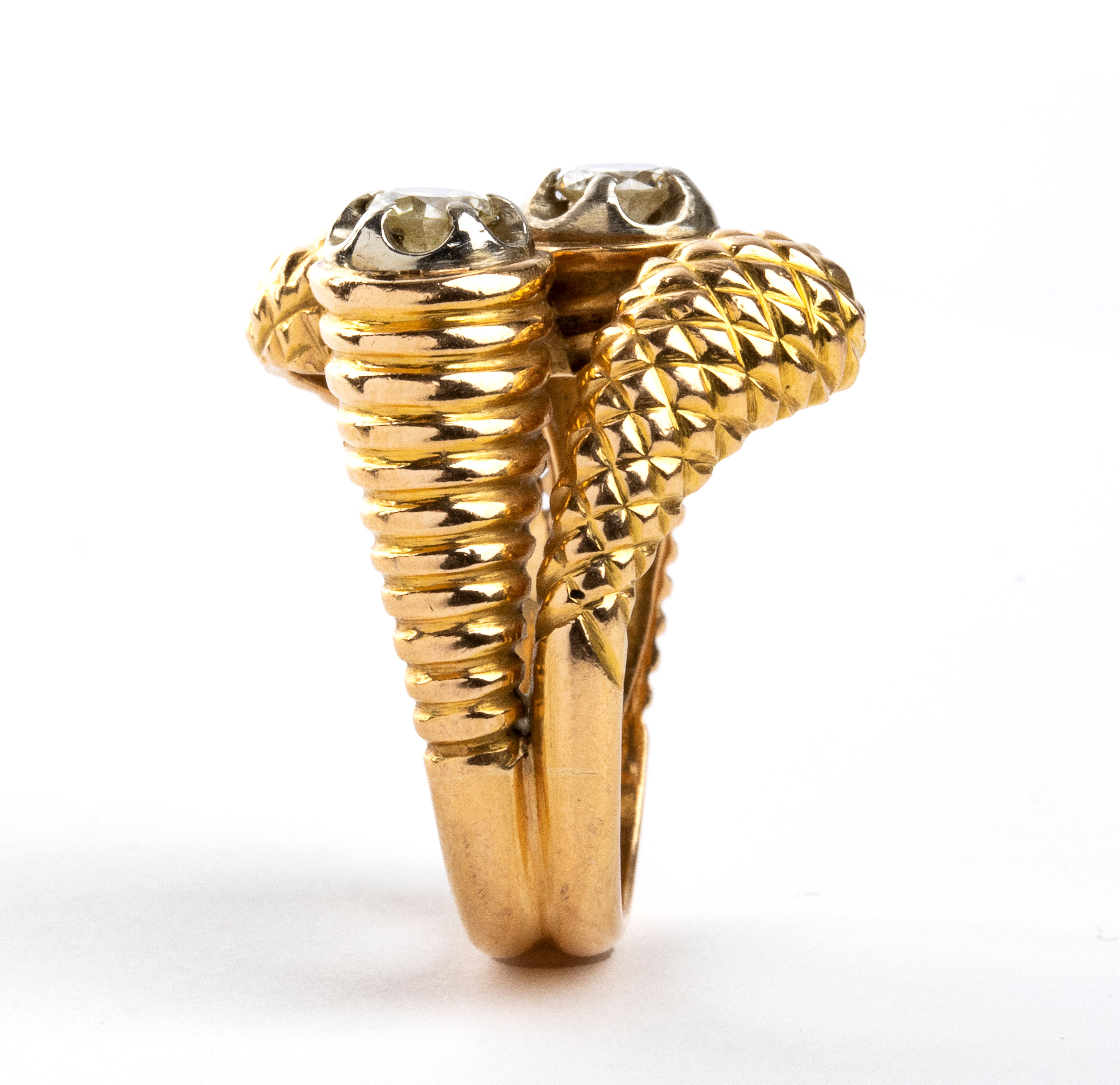 Anello in oro con diamanti