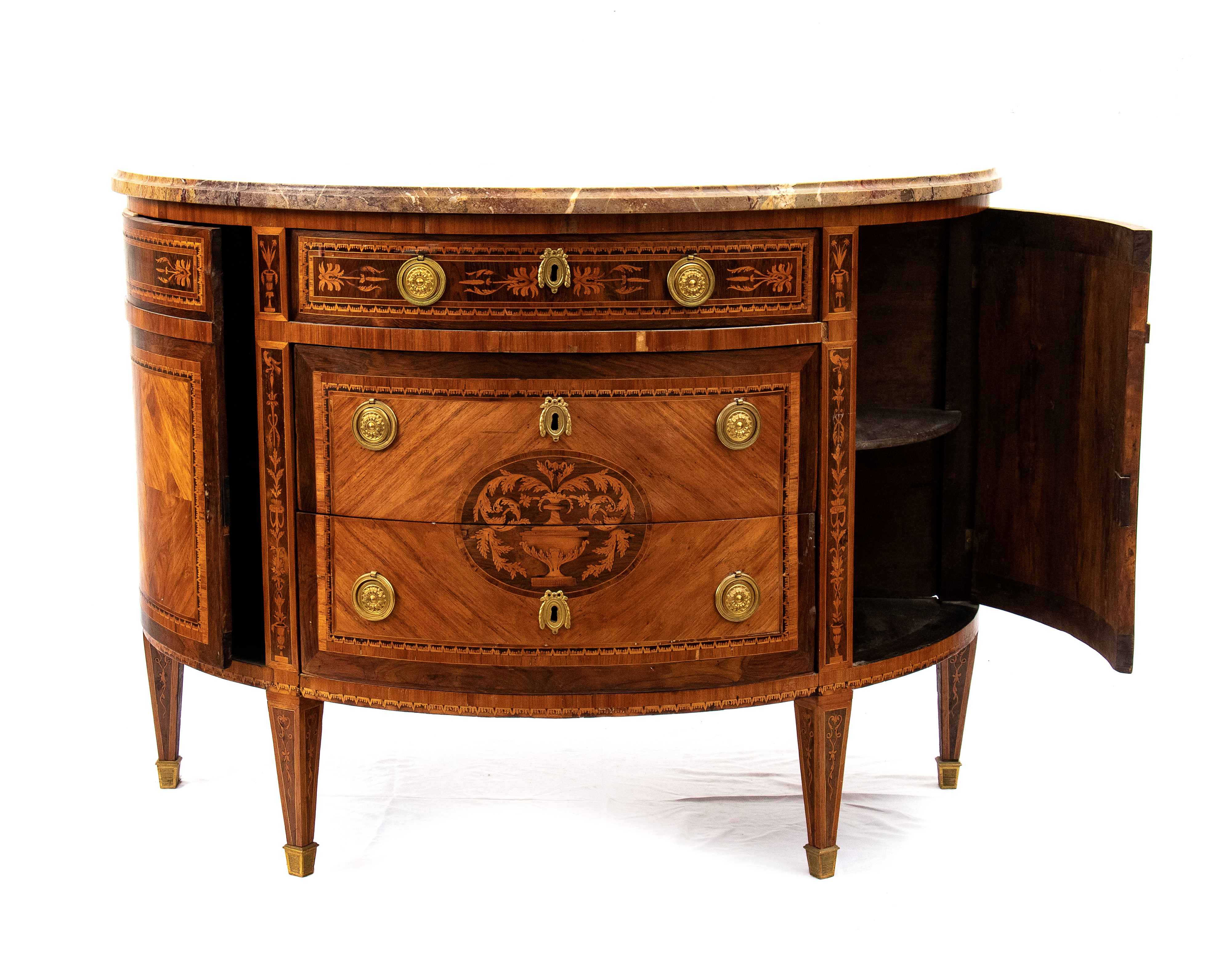 Coppia di comò italiani a demilune