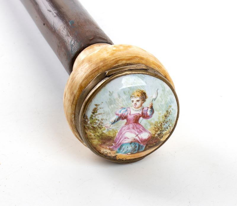 Antico bastone da passeggio con impugnatura in avorio