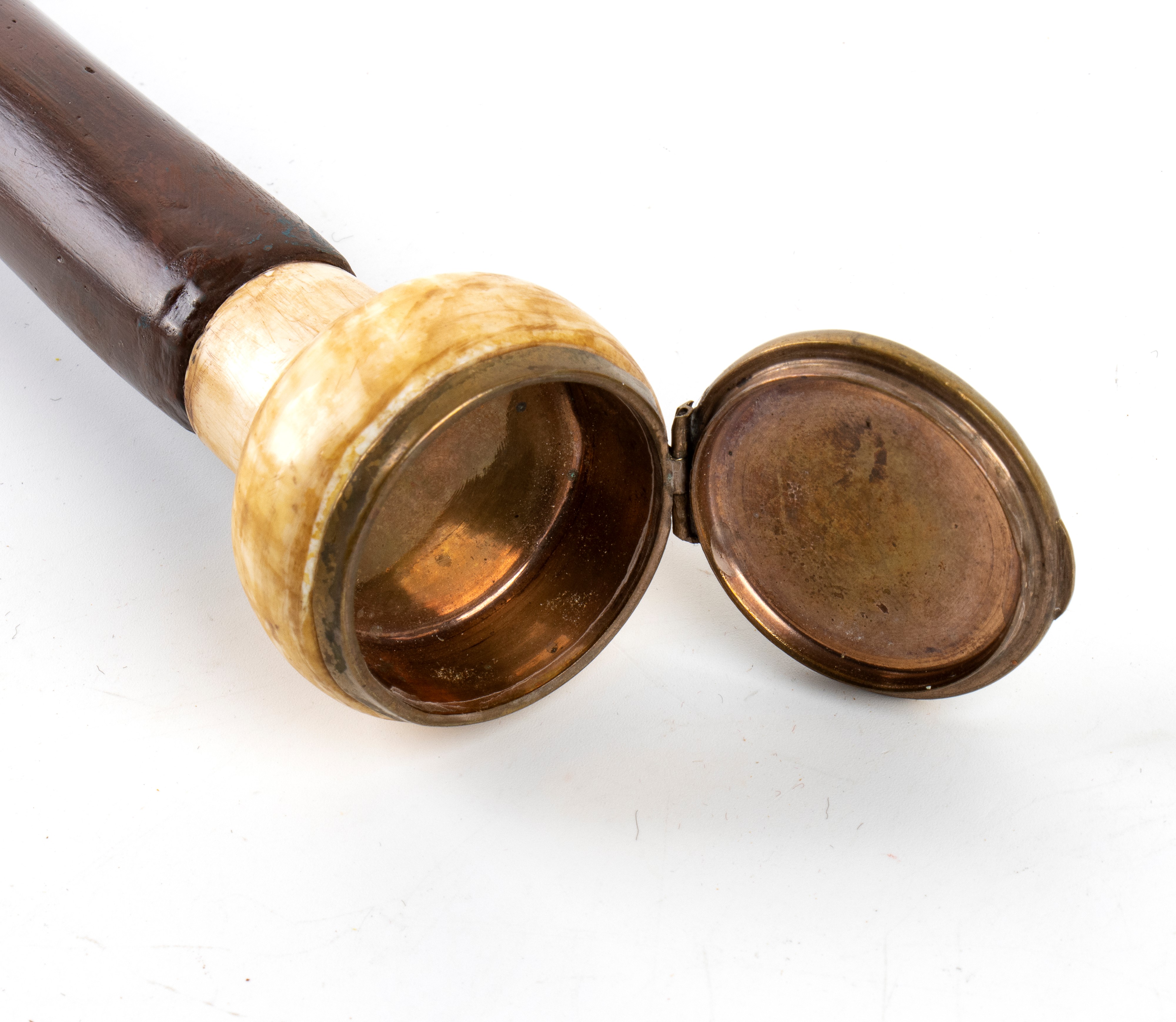 Antico bastone da passeggio con impugnatura in avorio