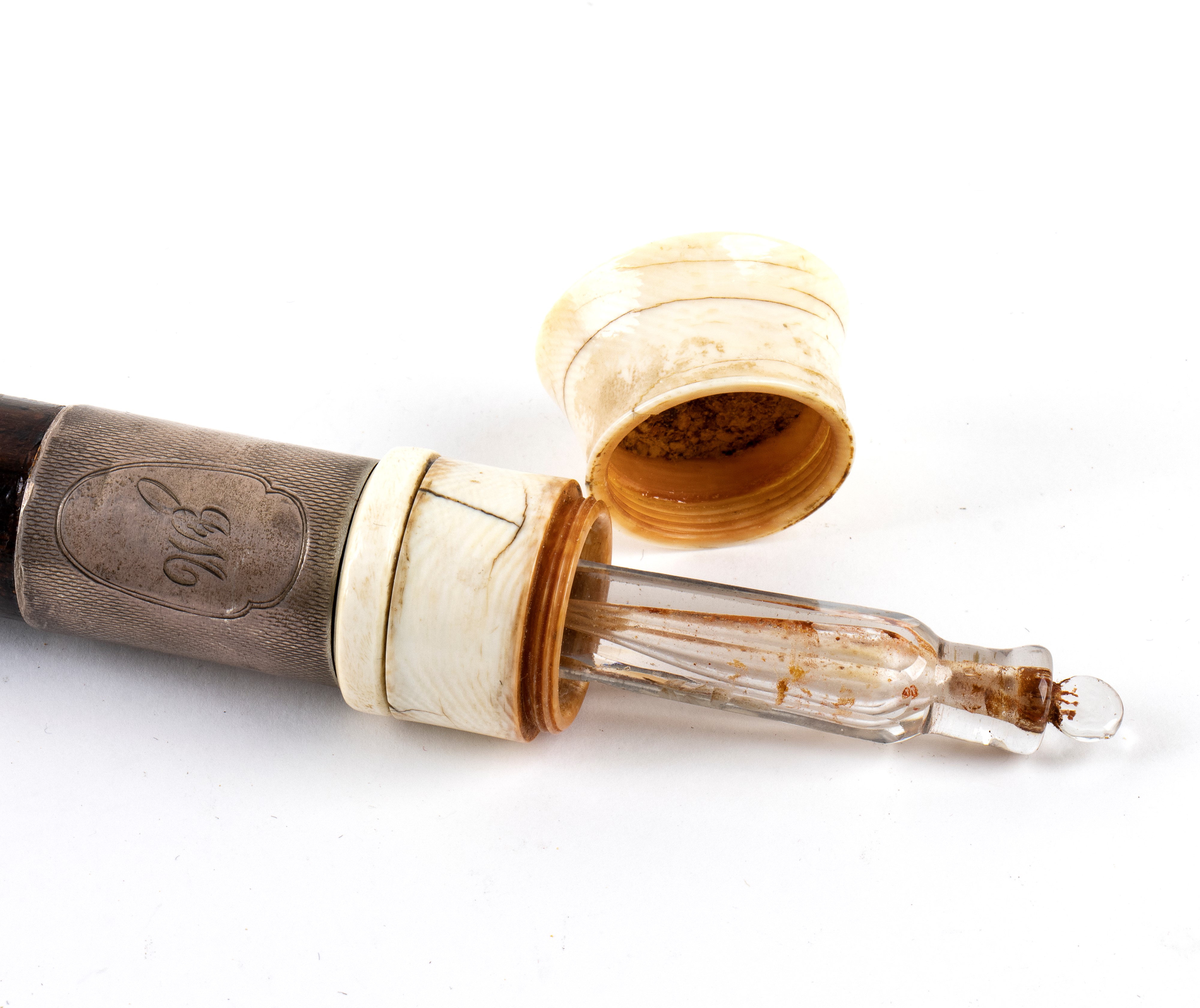 Bastone da passeggio con impugnatura in avorio