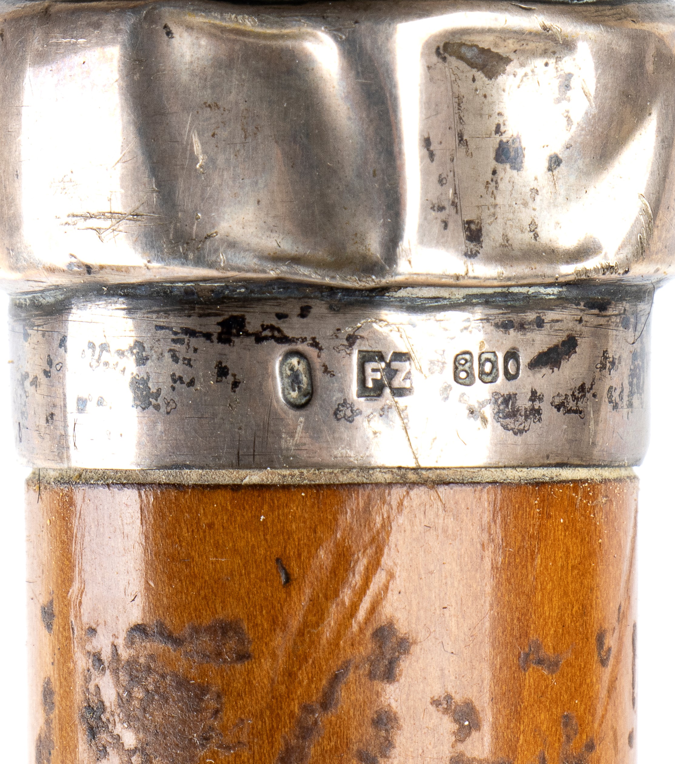 Bastone da passeggio con manico in argento