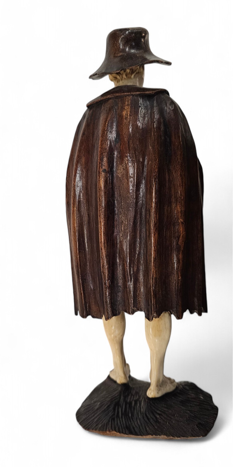 Coppia di mendicanti in legno e avorio