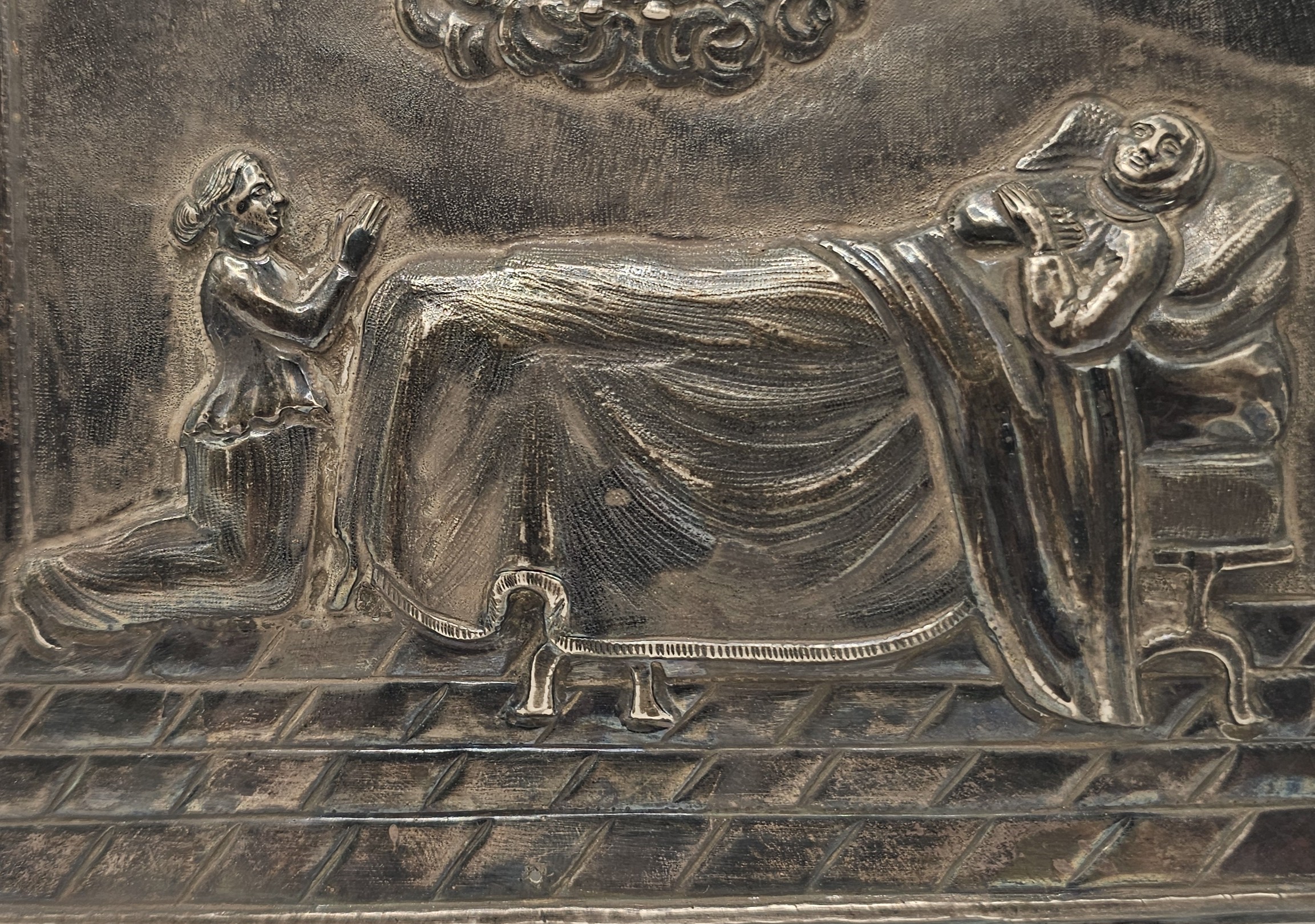 Ex-voto italiano in argento, scena devozionale con Vergine e Bambino, punzonato Roma dopo il 1815