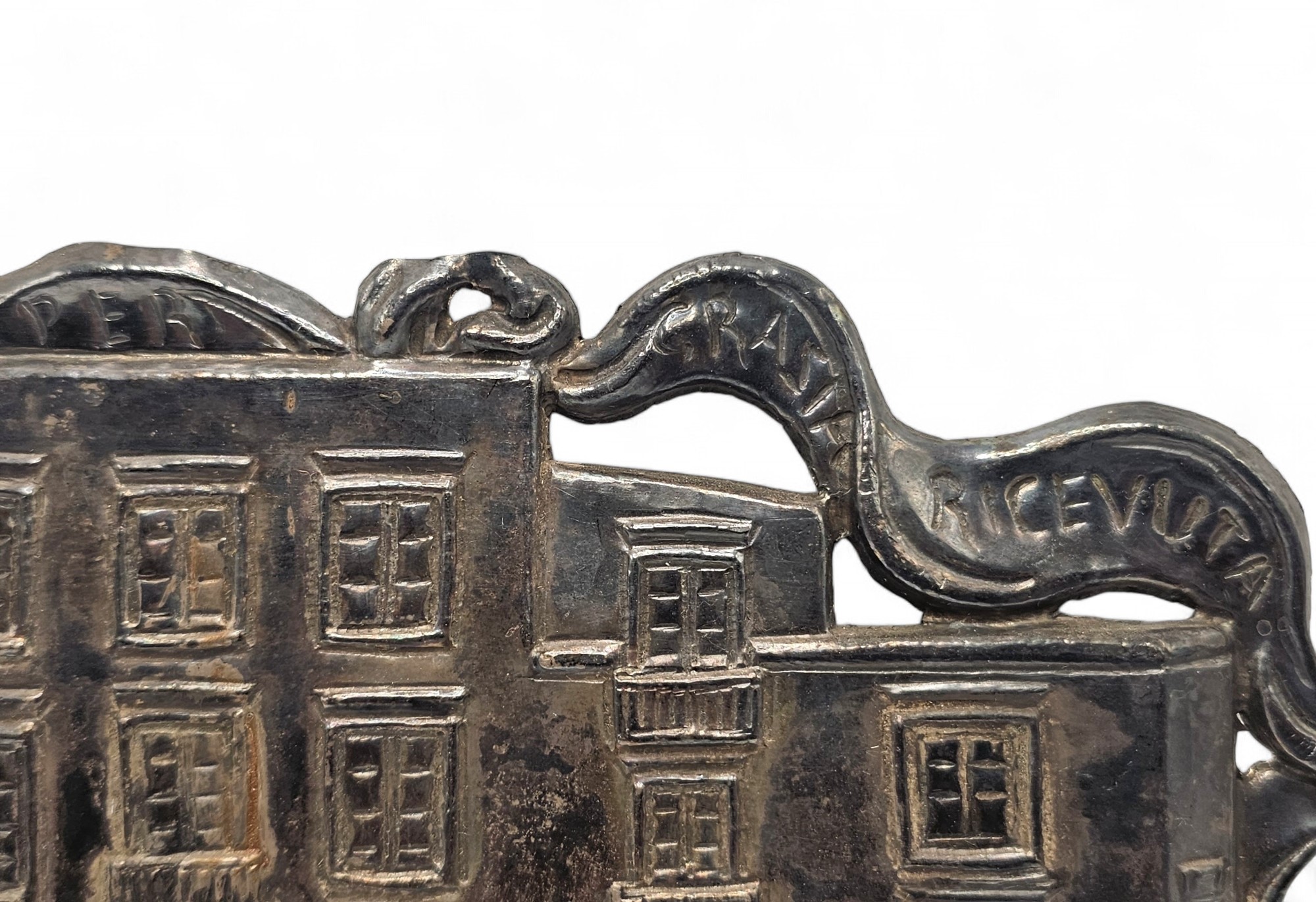 Ex-voto napoletano (?), Tavoletta in argento raffigurante un antico palazzo scampato, XIX secolo