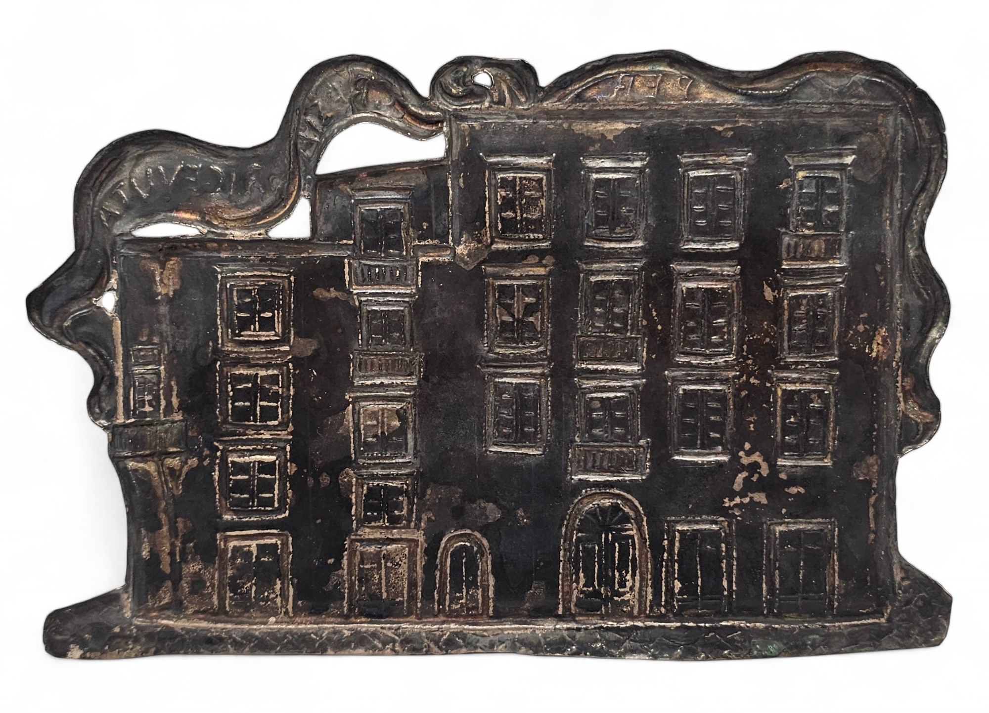 Ex-voto napoletano (?), Tavoletta in argento raffigurante un antico palazzo scampato, XIX secolo