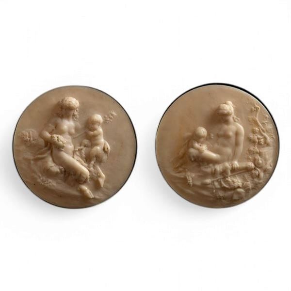 Pair of Italian alabaster rounds, Louis XVI