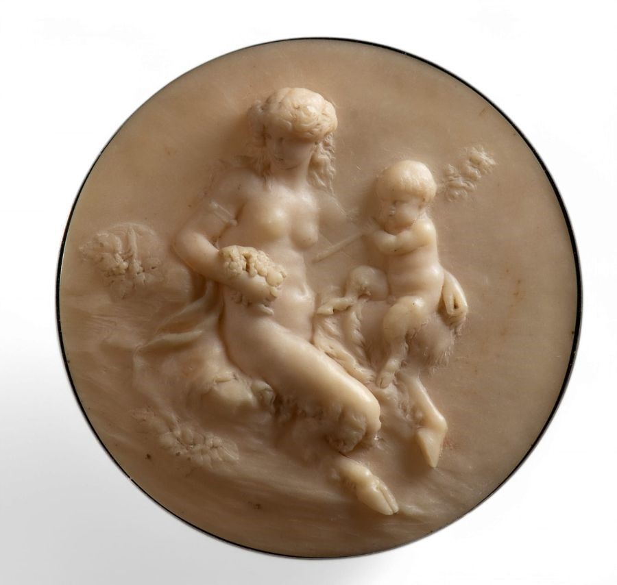 Coppia di tondi italiani in alabastro, Luigi XVI