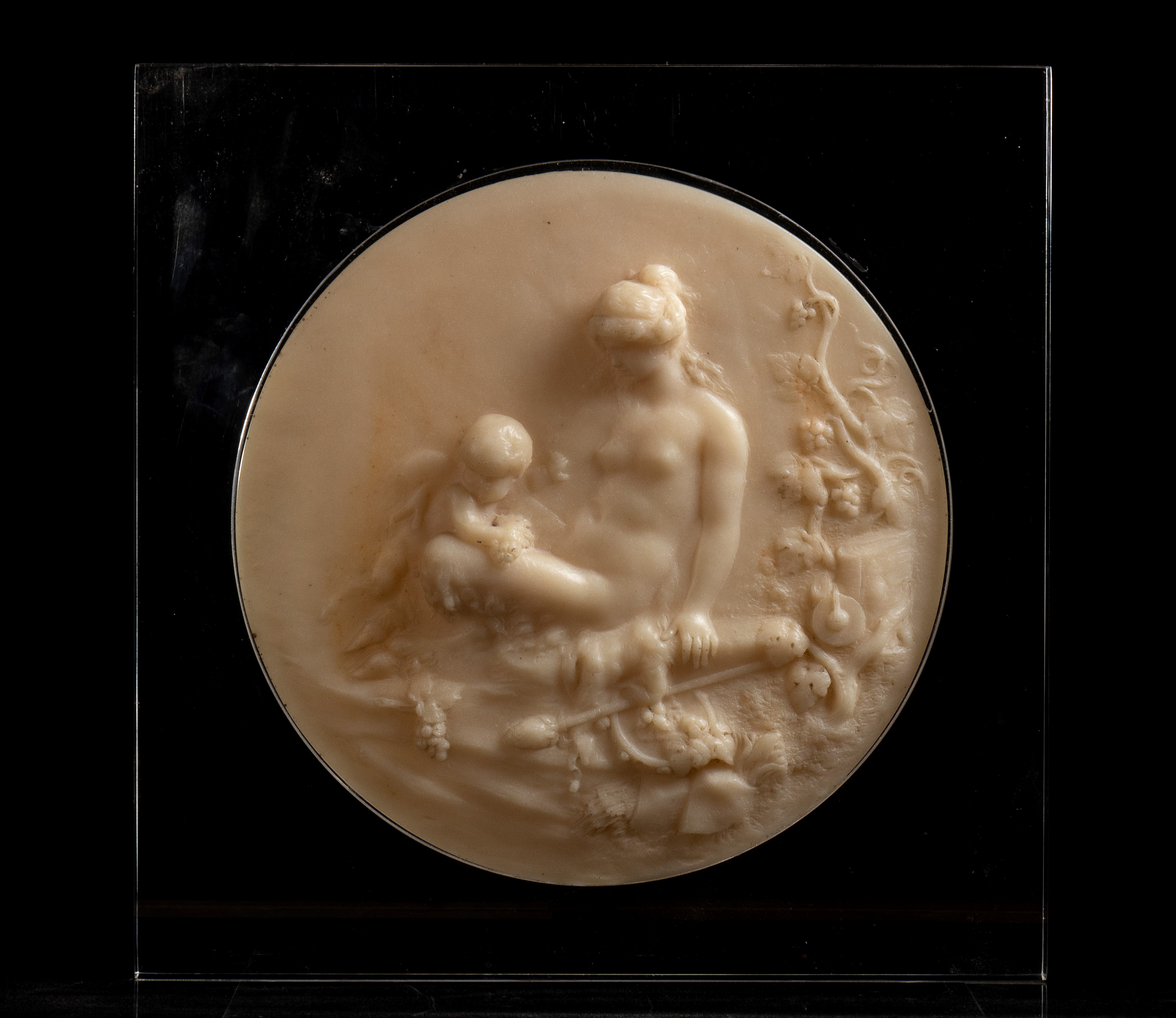 Coppia di tondi italiani in alabastro, Luigi XVI