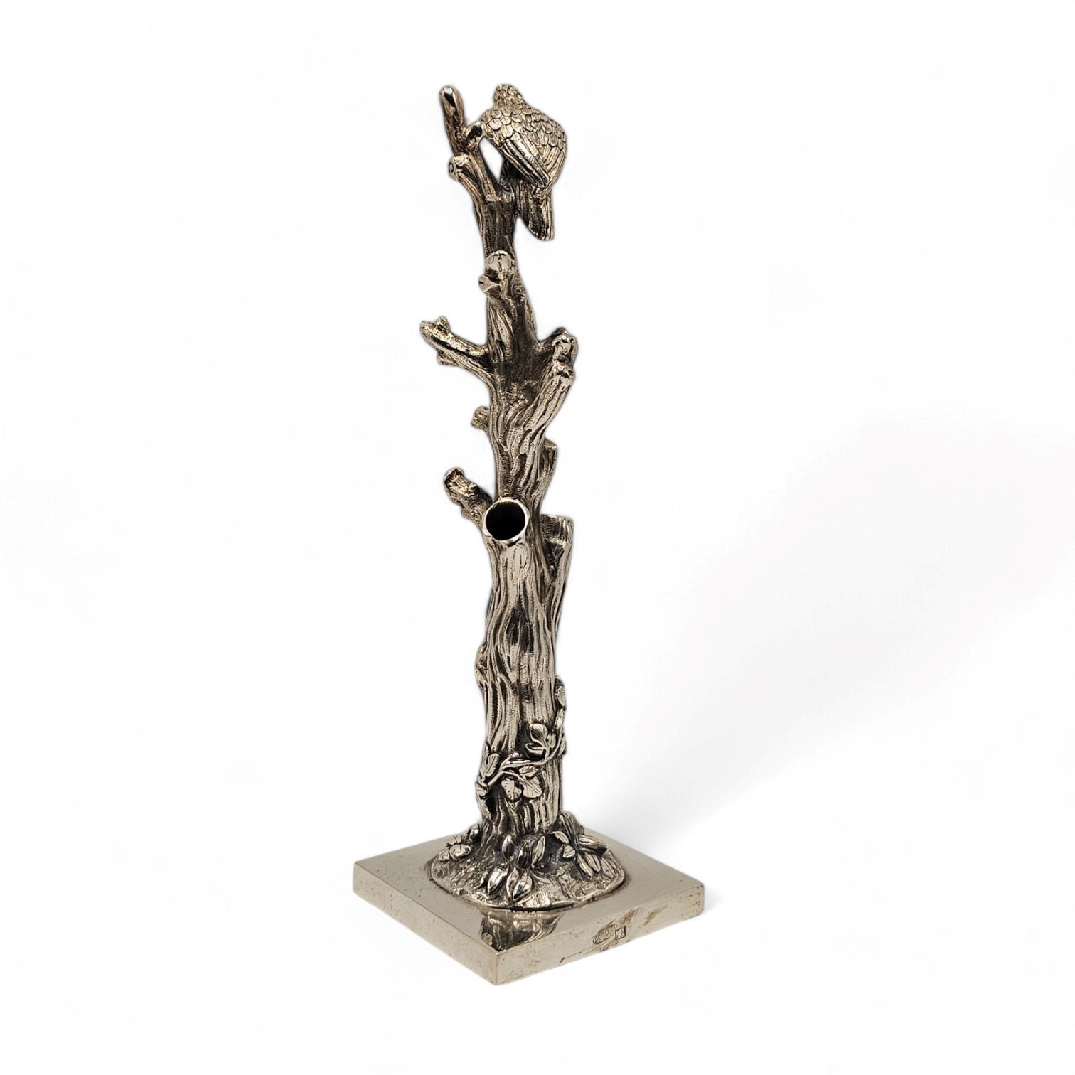 Casolla Giovanni - Scultura in argento a forma di albero con falco all’apice