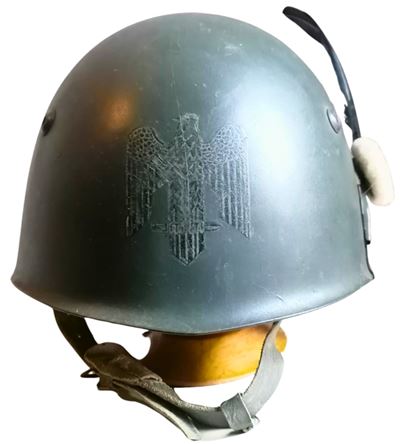 Elmetto M. 33 di un Alpino della Divisione Monterosa della Rsi