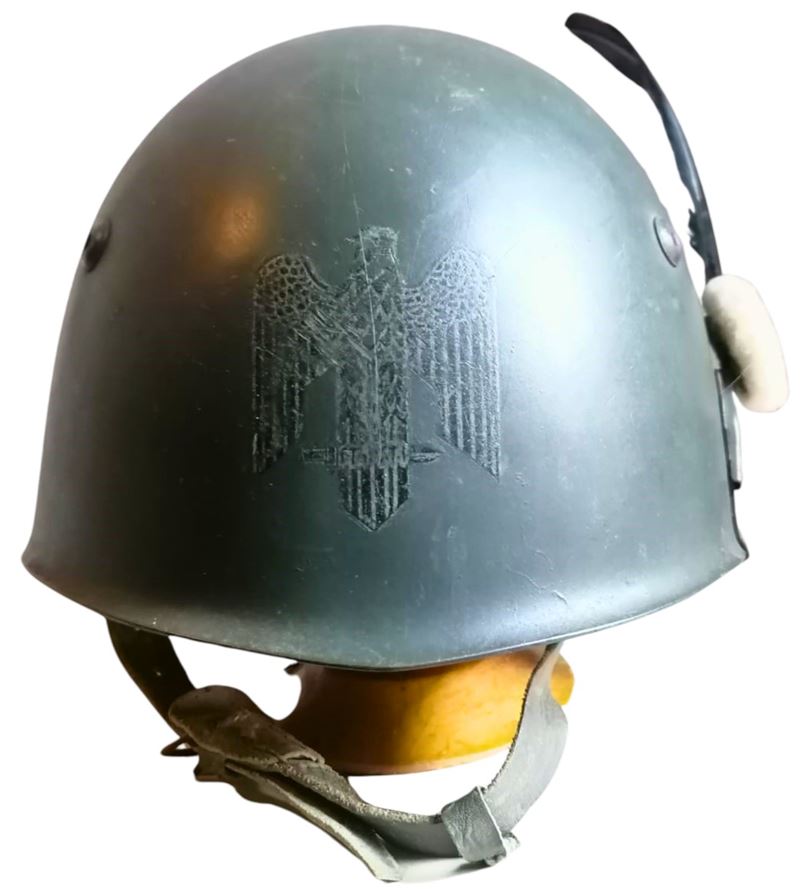 Elmetto M. 33 di un Alpino della Divisione Monterosa della Rsi