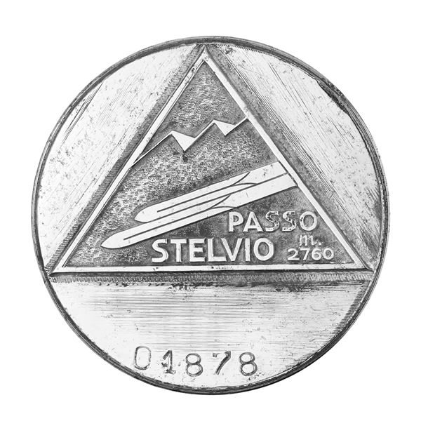 P Passo Stelvio. 51 x 49 mm