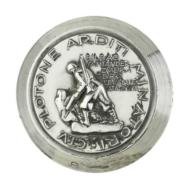 P Plotone Arditi Minatori C.t.V. Bilbao Santander Zuera Ebro Levante Catalogna. 45 X 43 MM