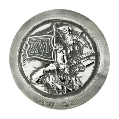 P XVI 41 X 39 MM