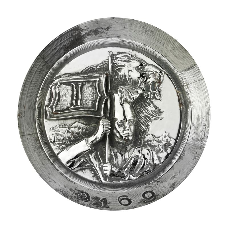 P i 40 X 37 MM