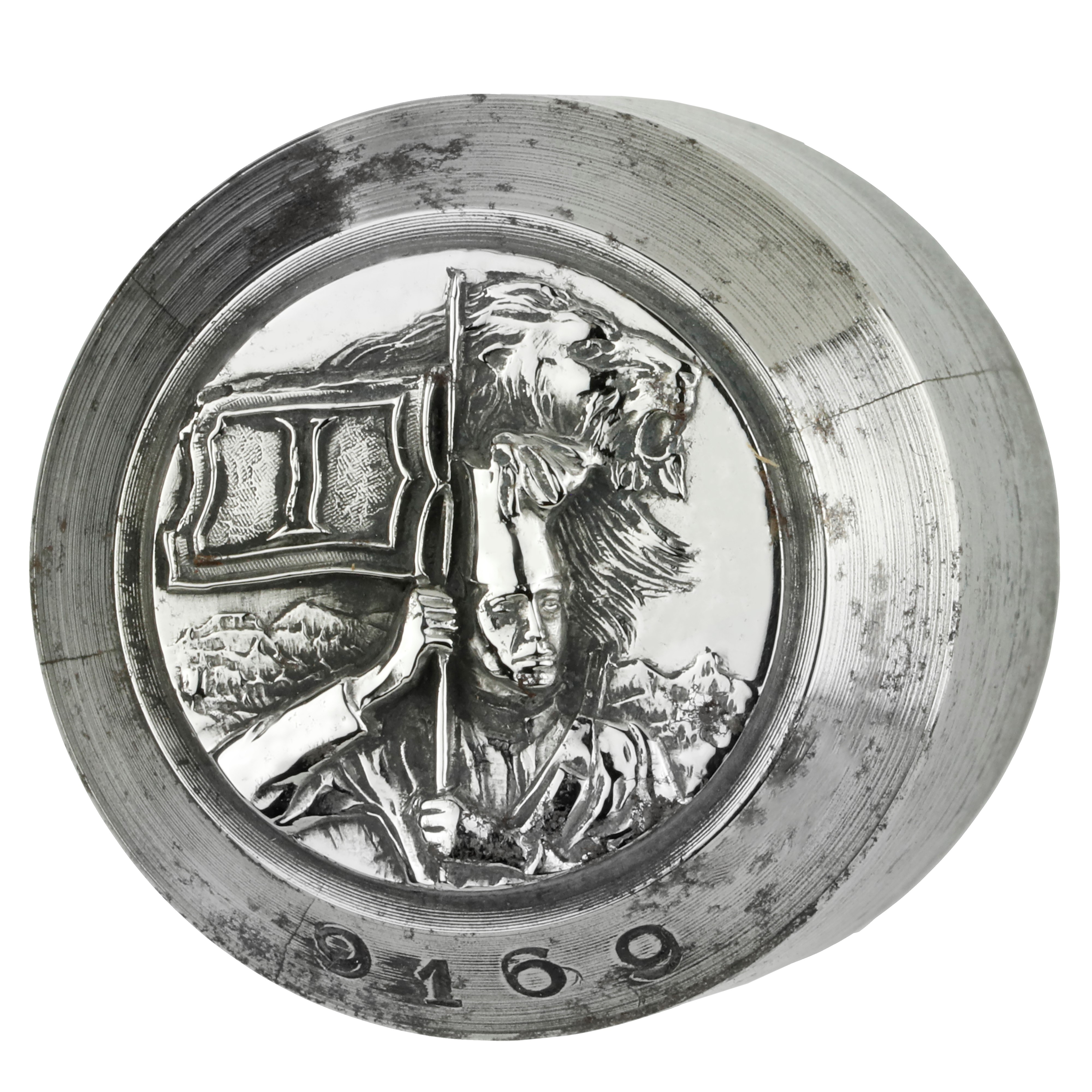 P i 40 X 37 MM