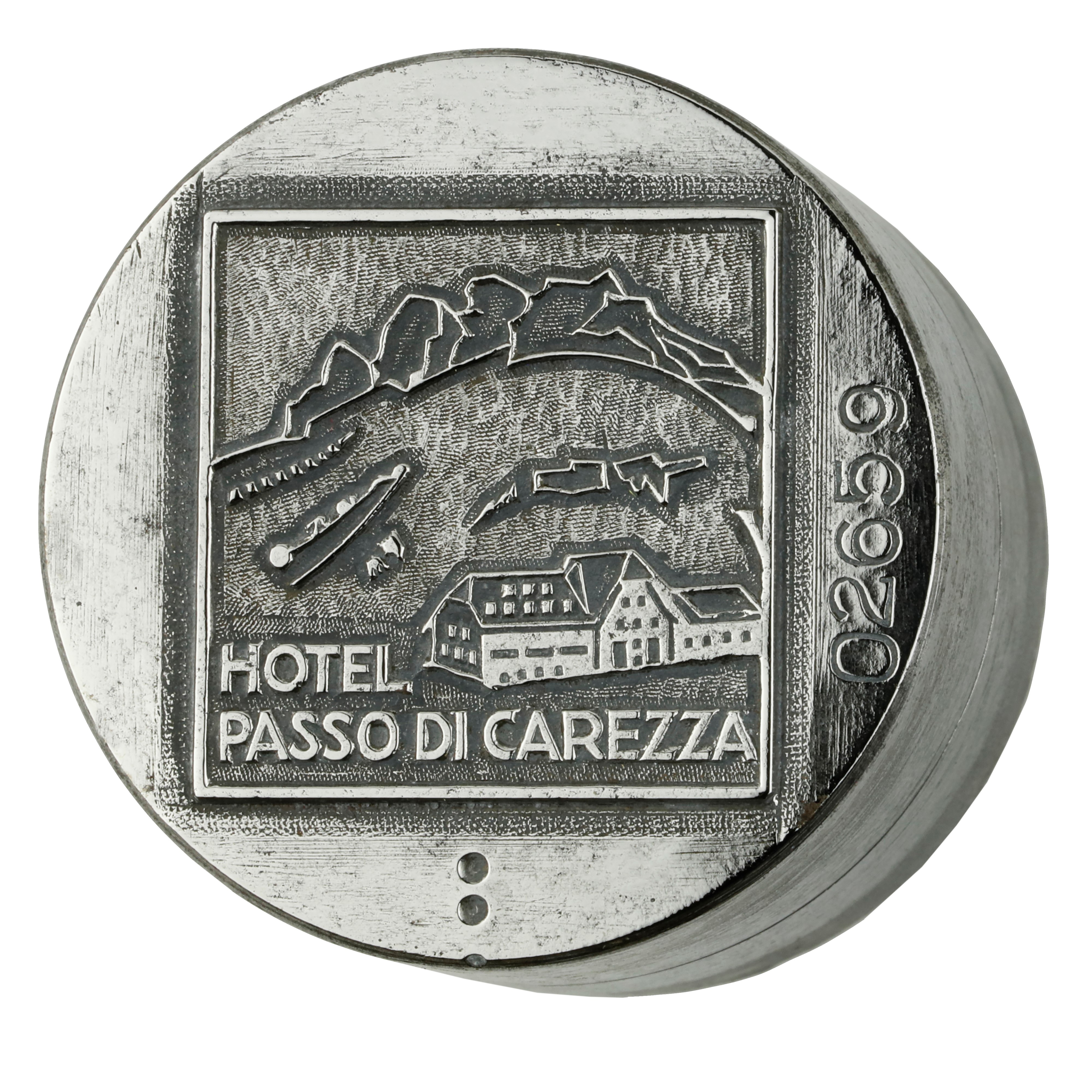 P Hotel Passo di Carezza 46 X 41 MM