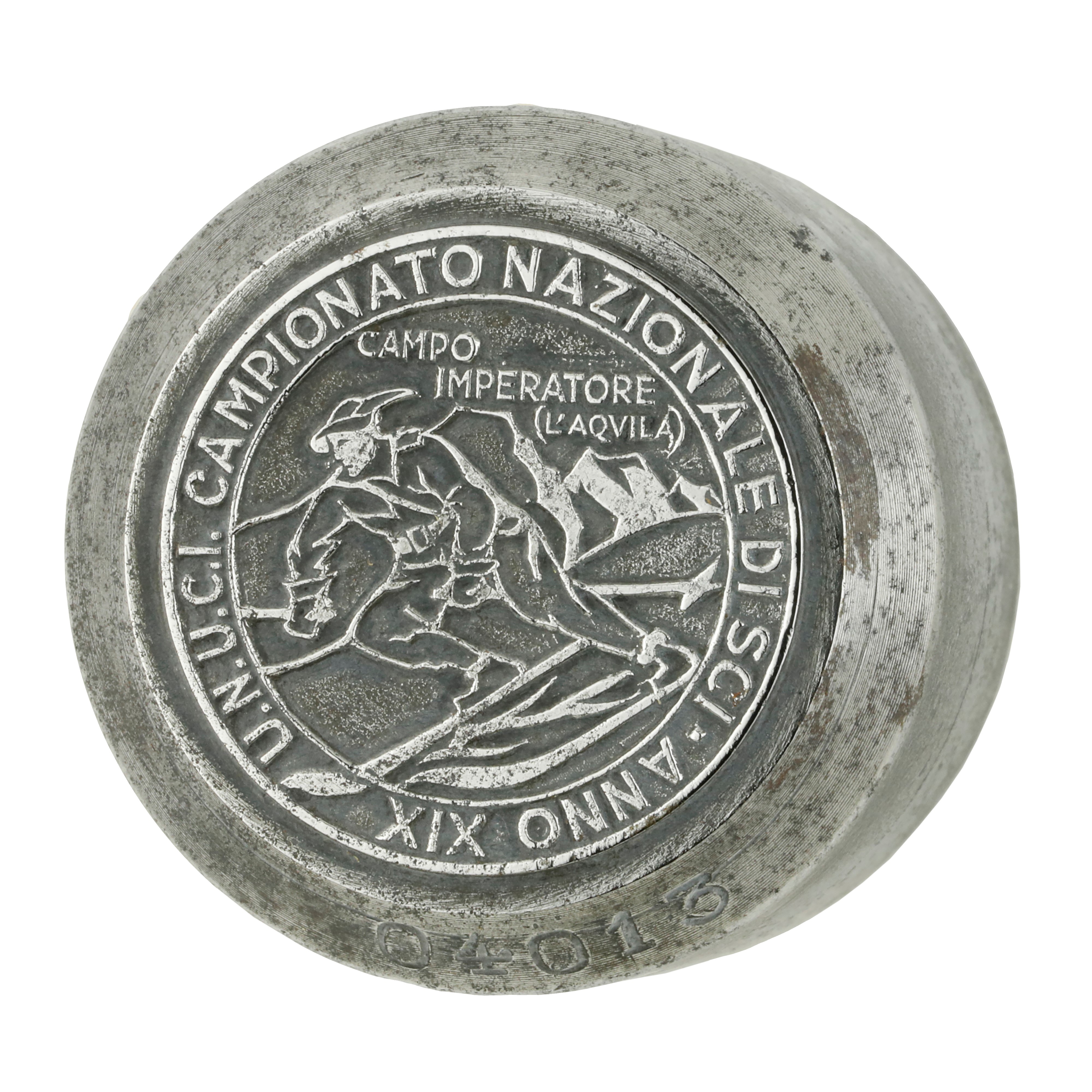 P U.N.U.C.I. Campionato Nazionale Di Sci Anno XIX 42 x 40 mm