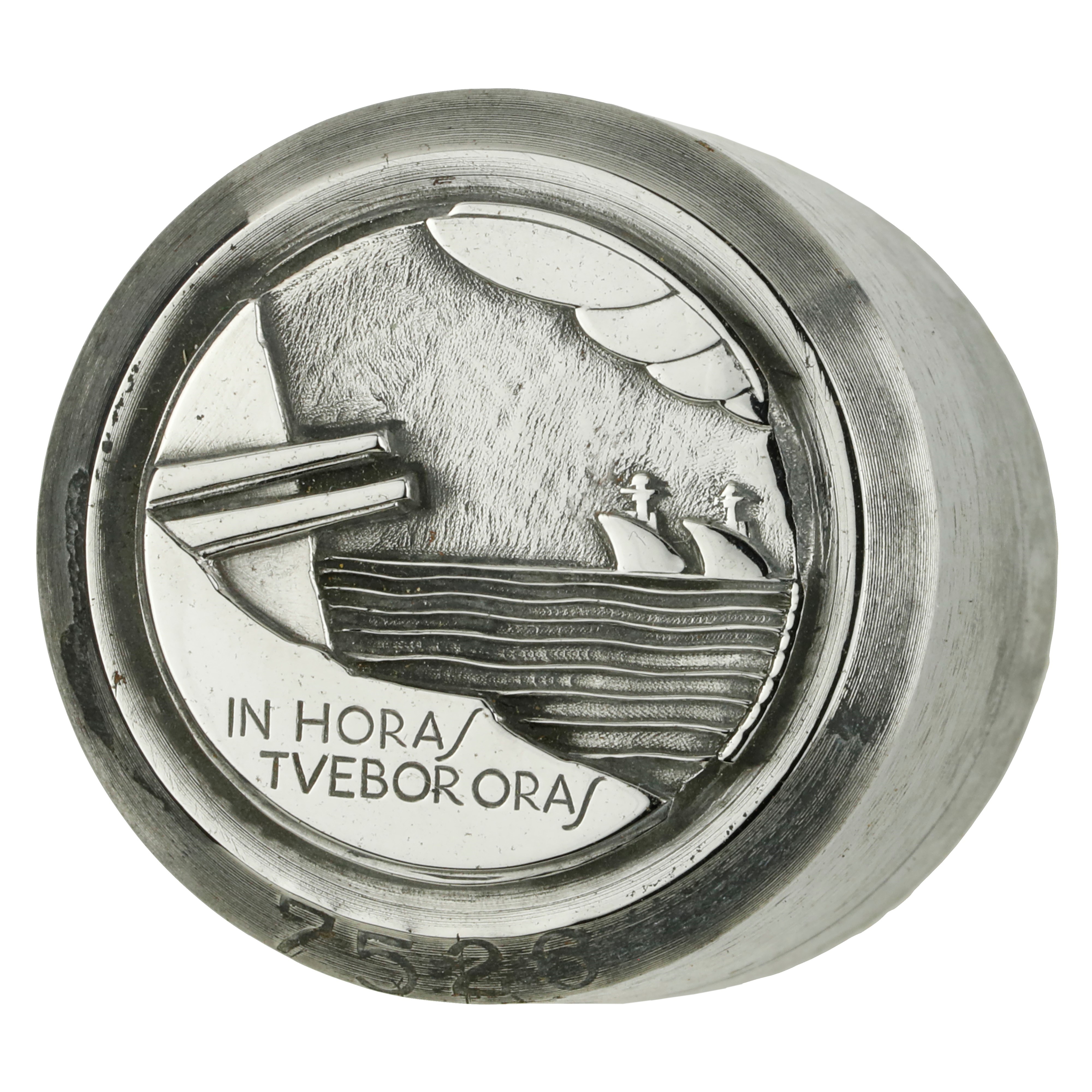 P in Horas Tuebor Oras 40 X 39 MM