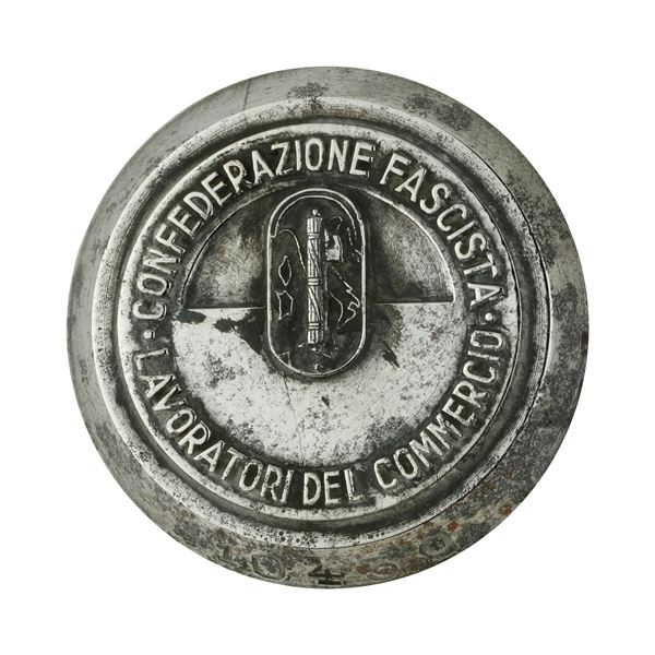 P Confederazione Fascista Lavoratori Del Commercio 42 x 40 mm