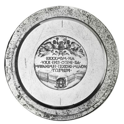 N An MCMXXXII Ab Inito Edis XXV Novum Dioces Seminarium Perfecti 103 X 40 MM
