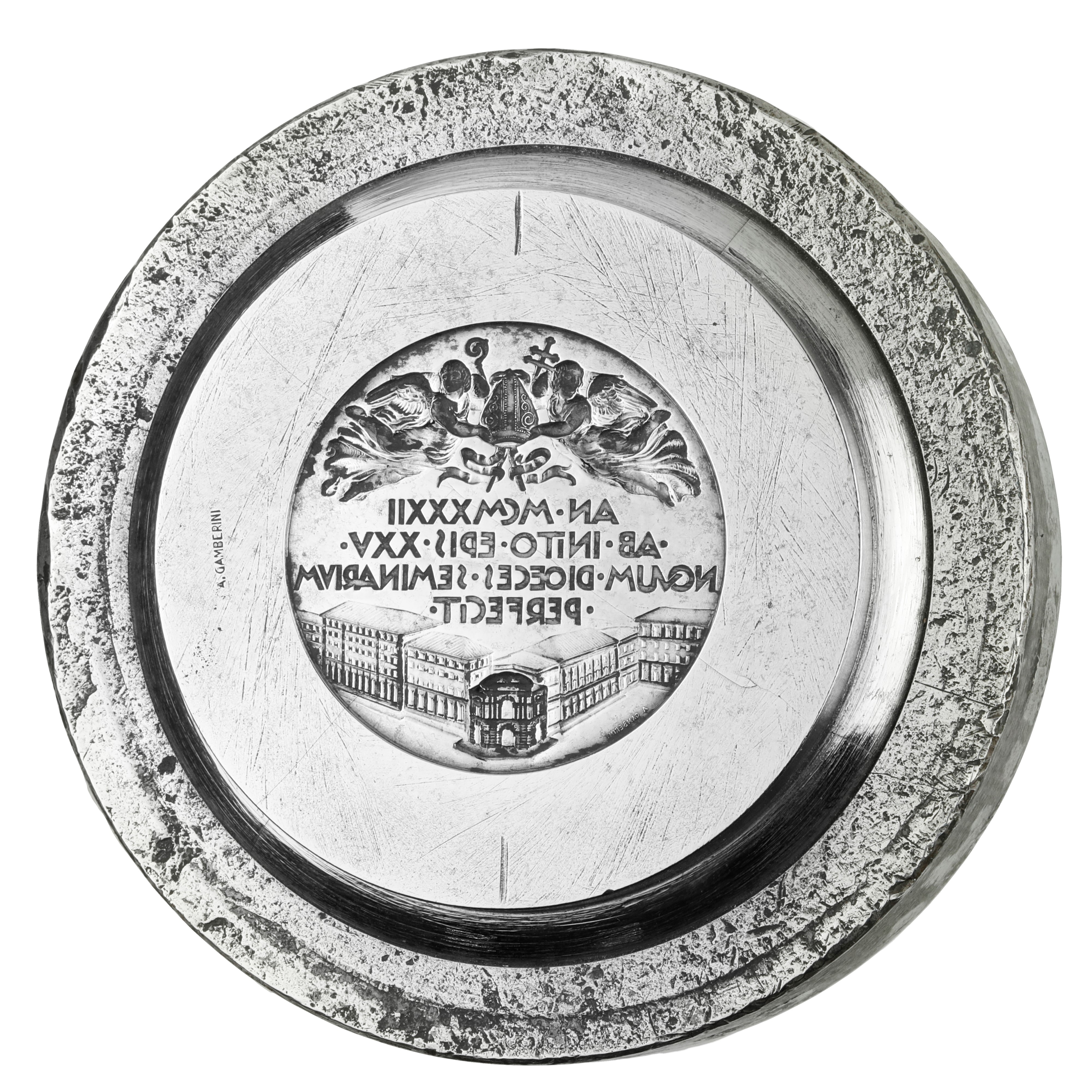 N An MCMXXXII Ab Inito Edis XXV Novum Dioces Seminarium Perfecti 103 X 40 MM