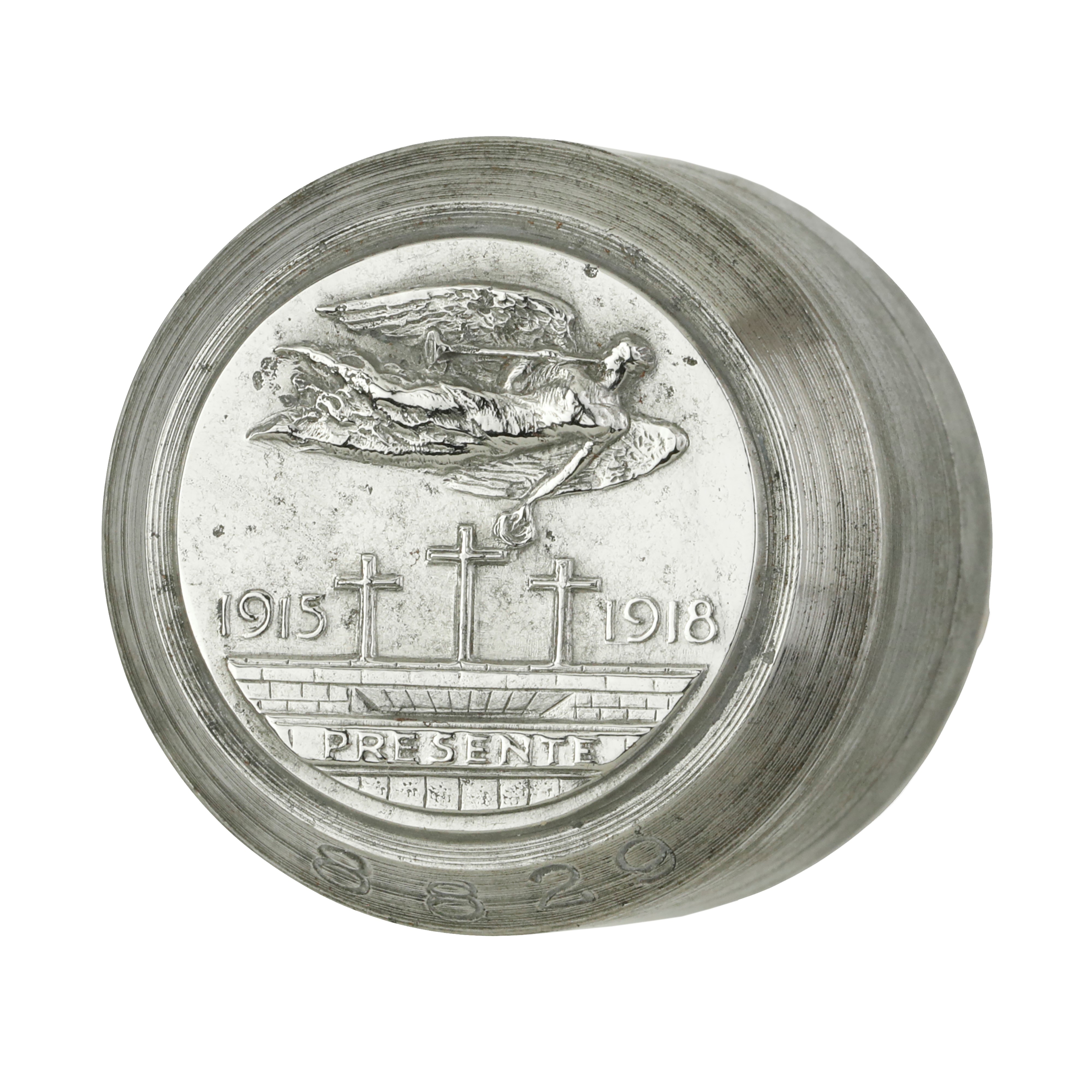 P 1915-1918 Presente 35 X 36 MM