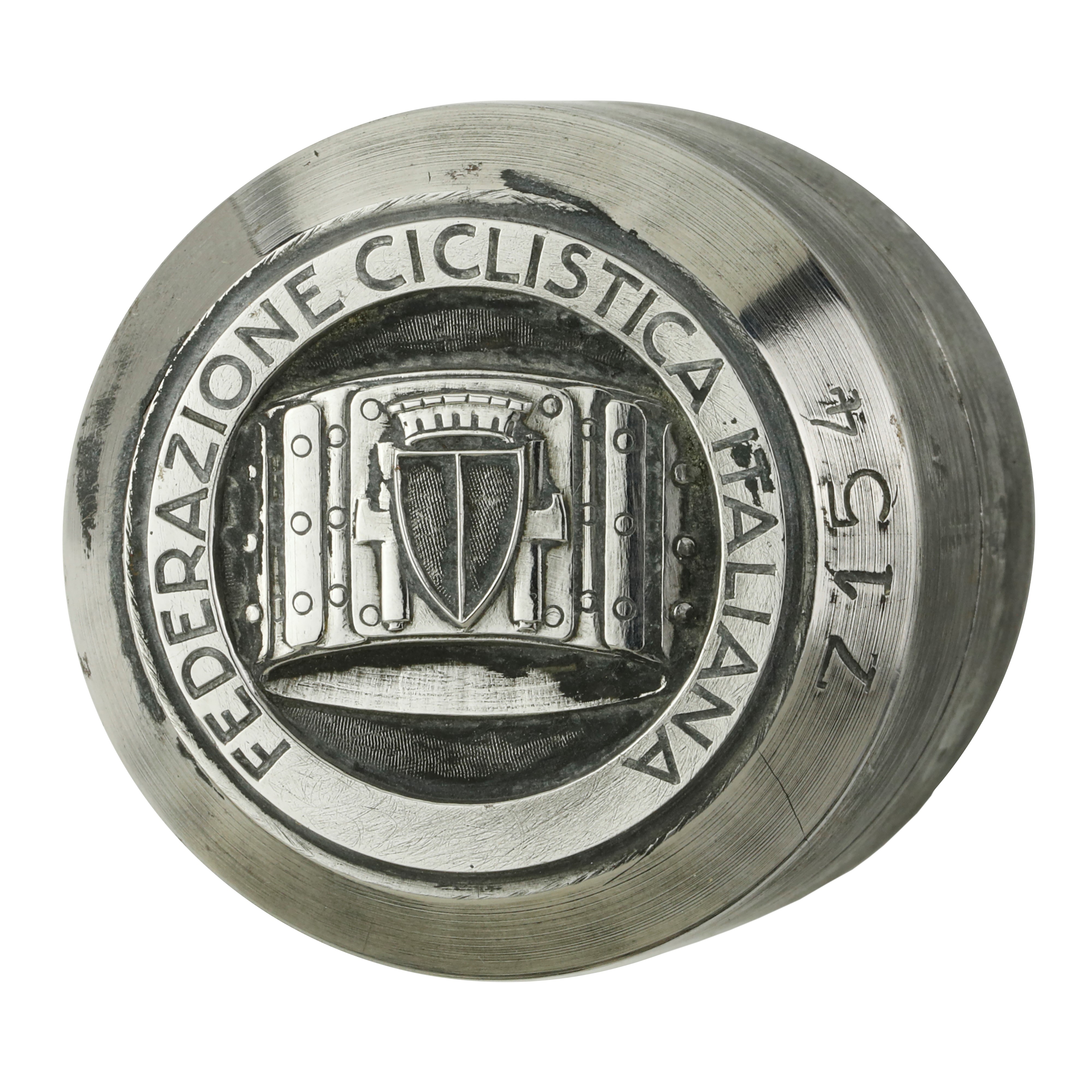 P Federazione Ciclistica Italiana 41 x 38 mm