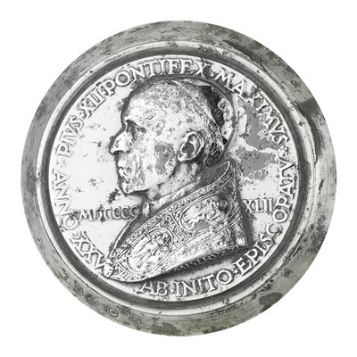 P Pius XII Pontifex Maximus Anno XXV Ab Inito Episcopatu MDCCXLII Charitas Iustitia 76 X 56 MM