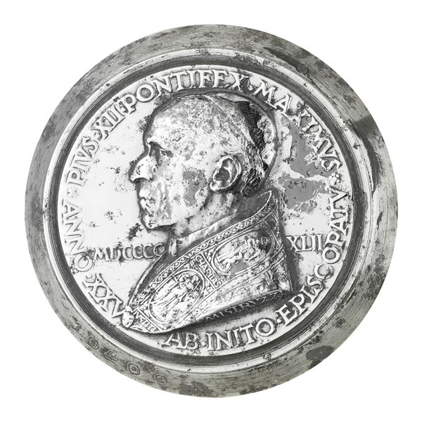 P Pius XII Pontifex Maximus Anno XXV Ab Inito Episcopatu MDCCXlII Charitas Iustitia 76 x 56 mm