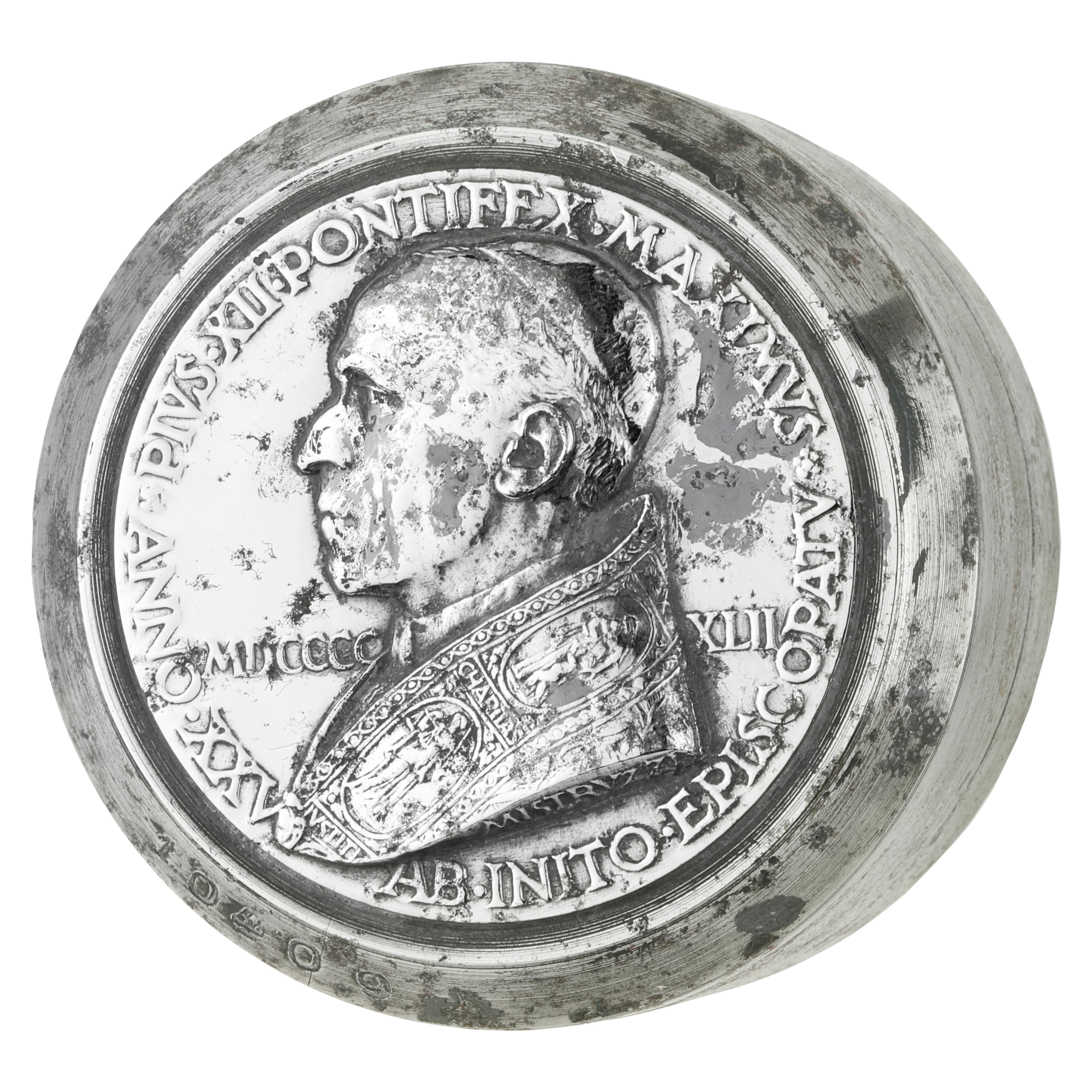 P Pius XII Pontifex Maximus Anno XXV Ab Inito Episcopatu MDCCXLII Charitas Iustitia 76 X 56 MM