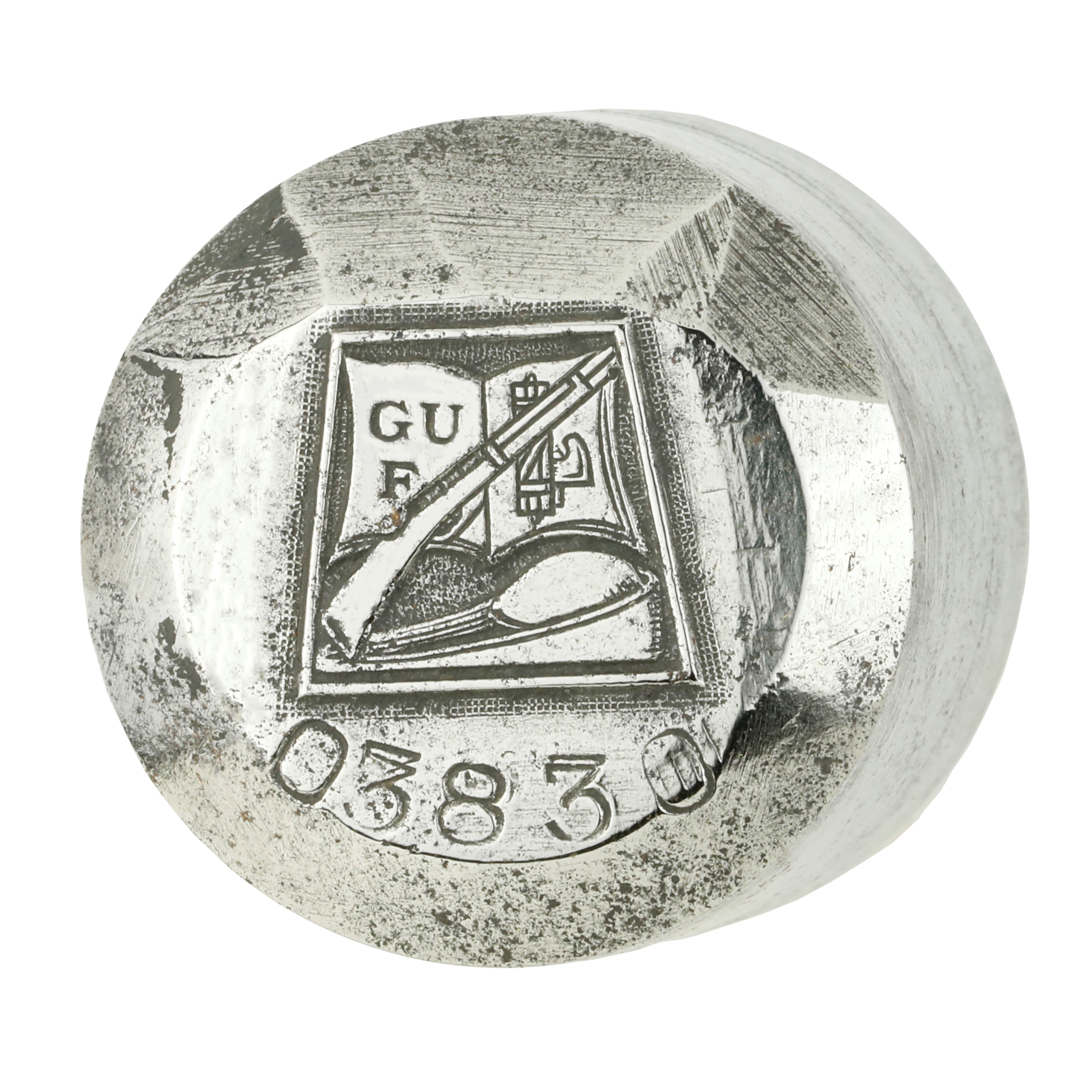 P G U F. (libro e Moschetto) 32 X 33 MM