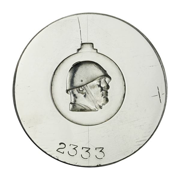 N Profilo Di Benito Mussolini Con Elmetto 47 x 41 mm