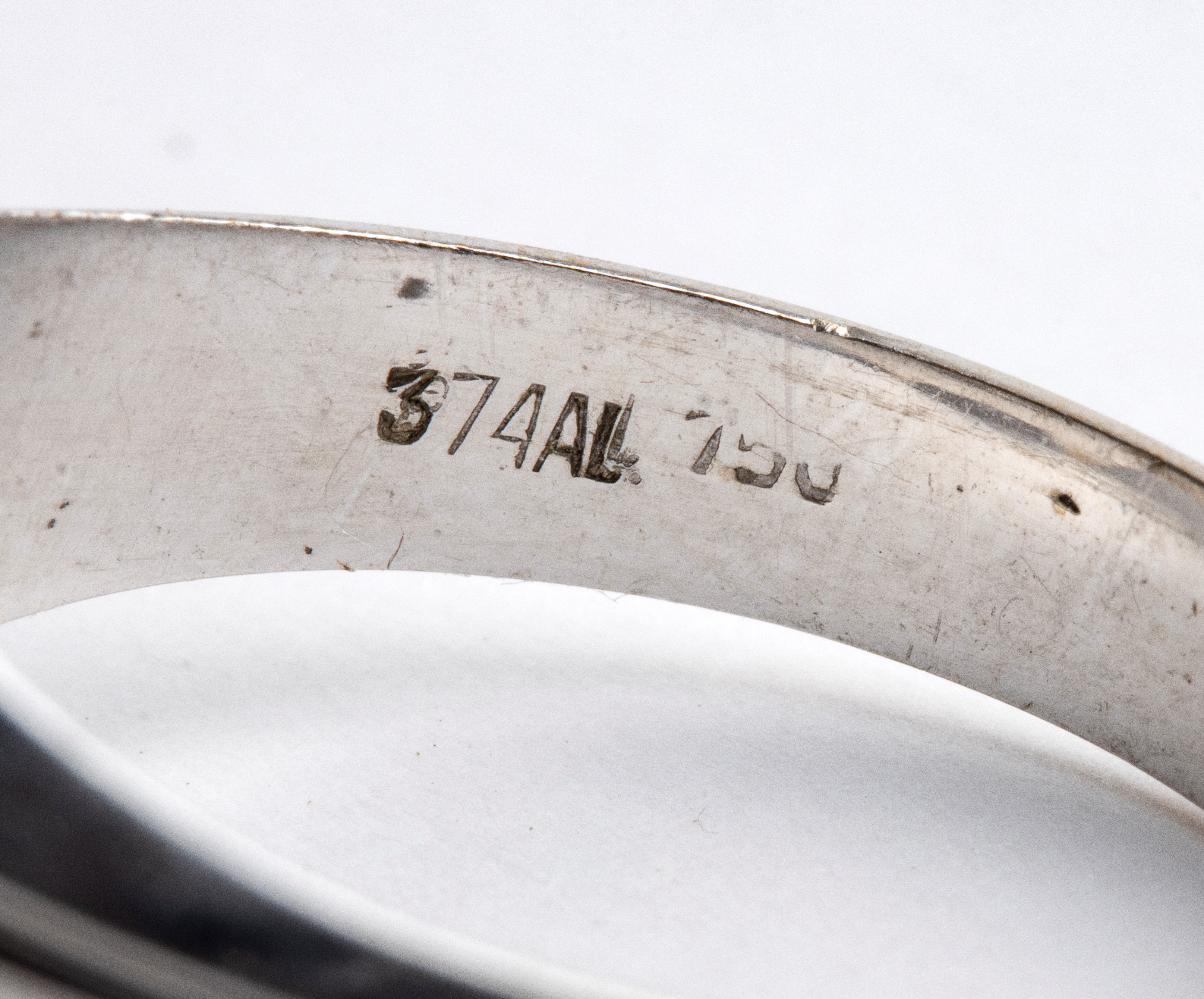 Anello in oro con diamante solitario