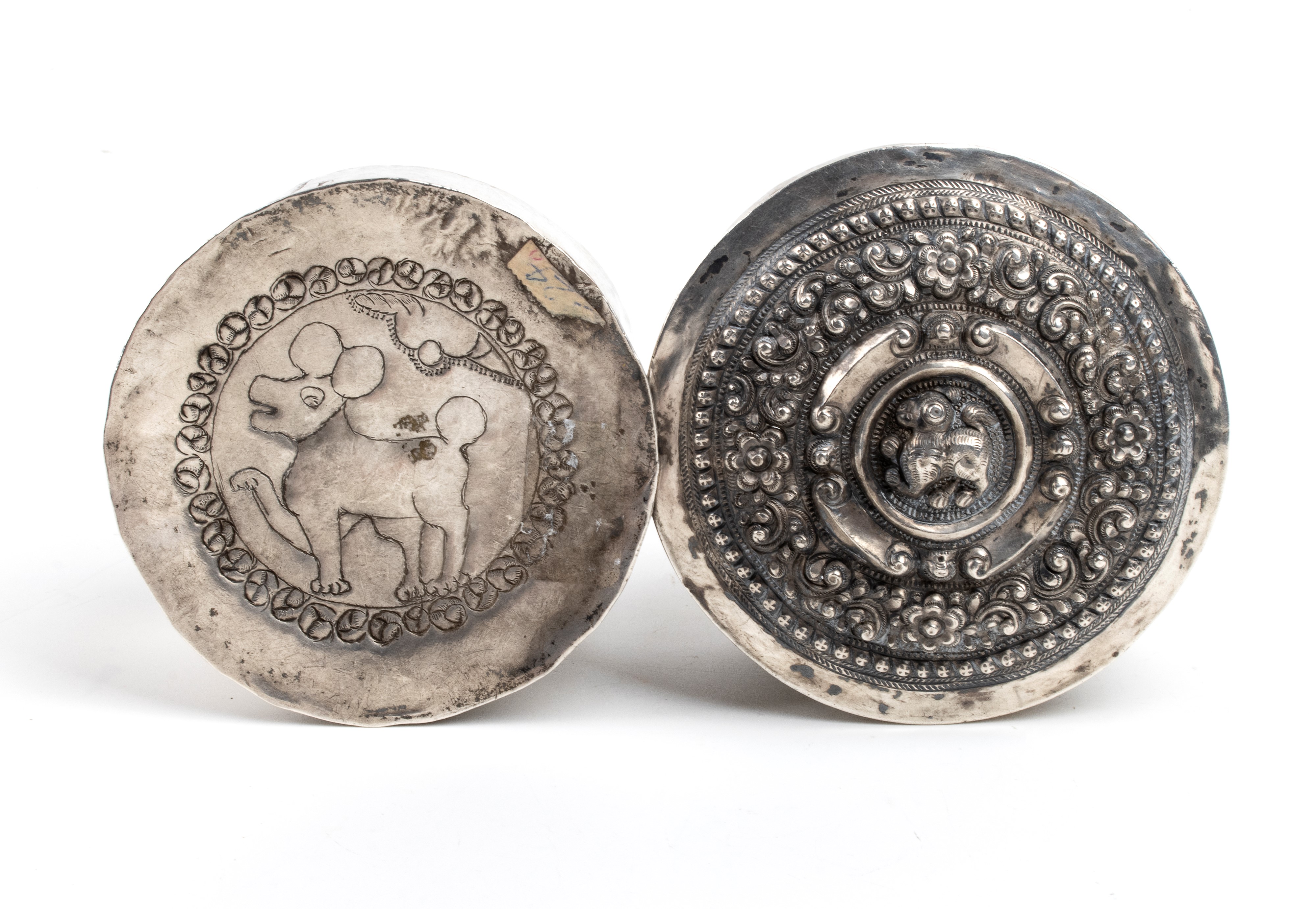 Scatola birmana in argento