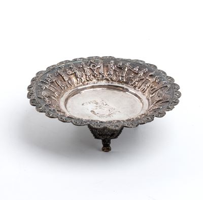 Alzatina orientale, argento, XIX secolo