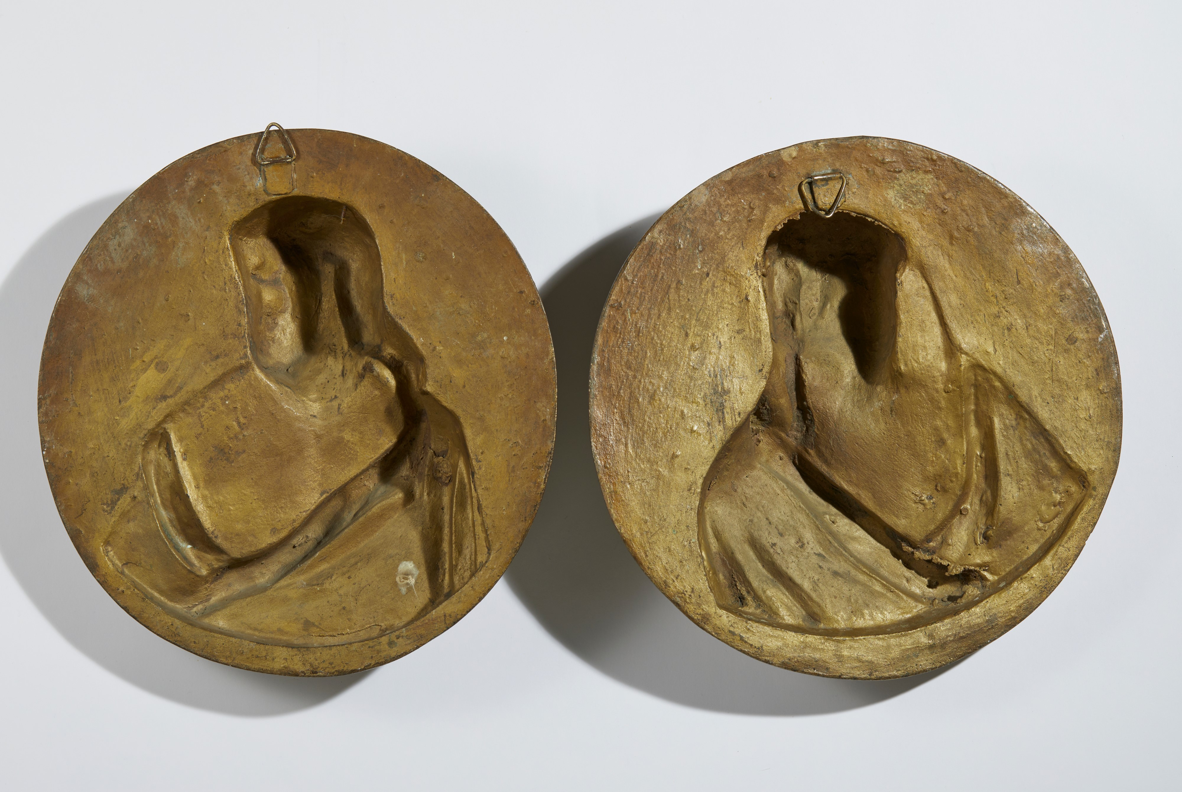Coppia di Altorilievi Raffiguranti Gesù e la Vergine