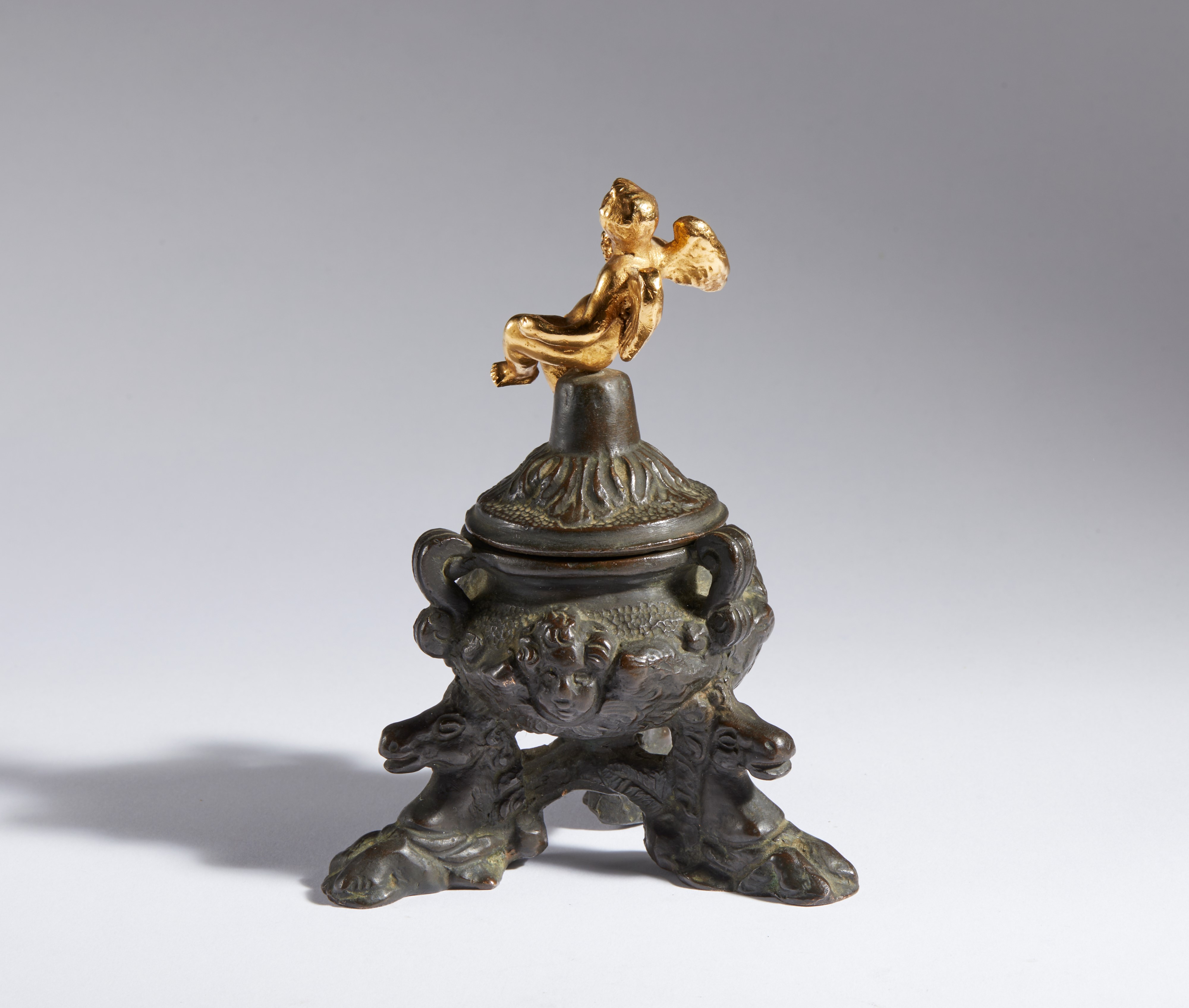 Calamaio con ippocampi