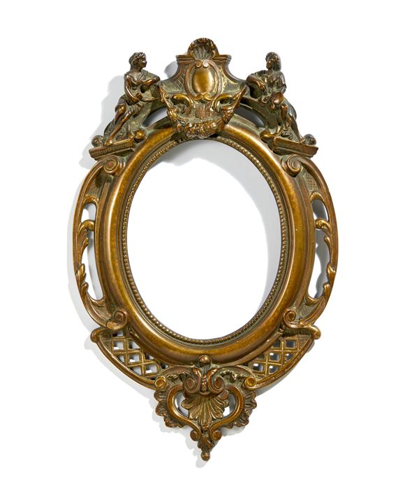 Oval frame