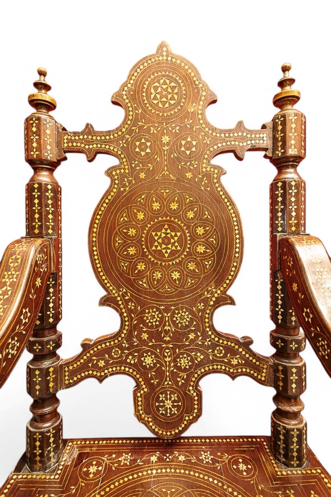 Coppia di troni marocchini intarsiati e intagliati