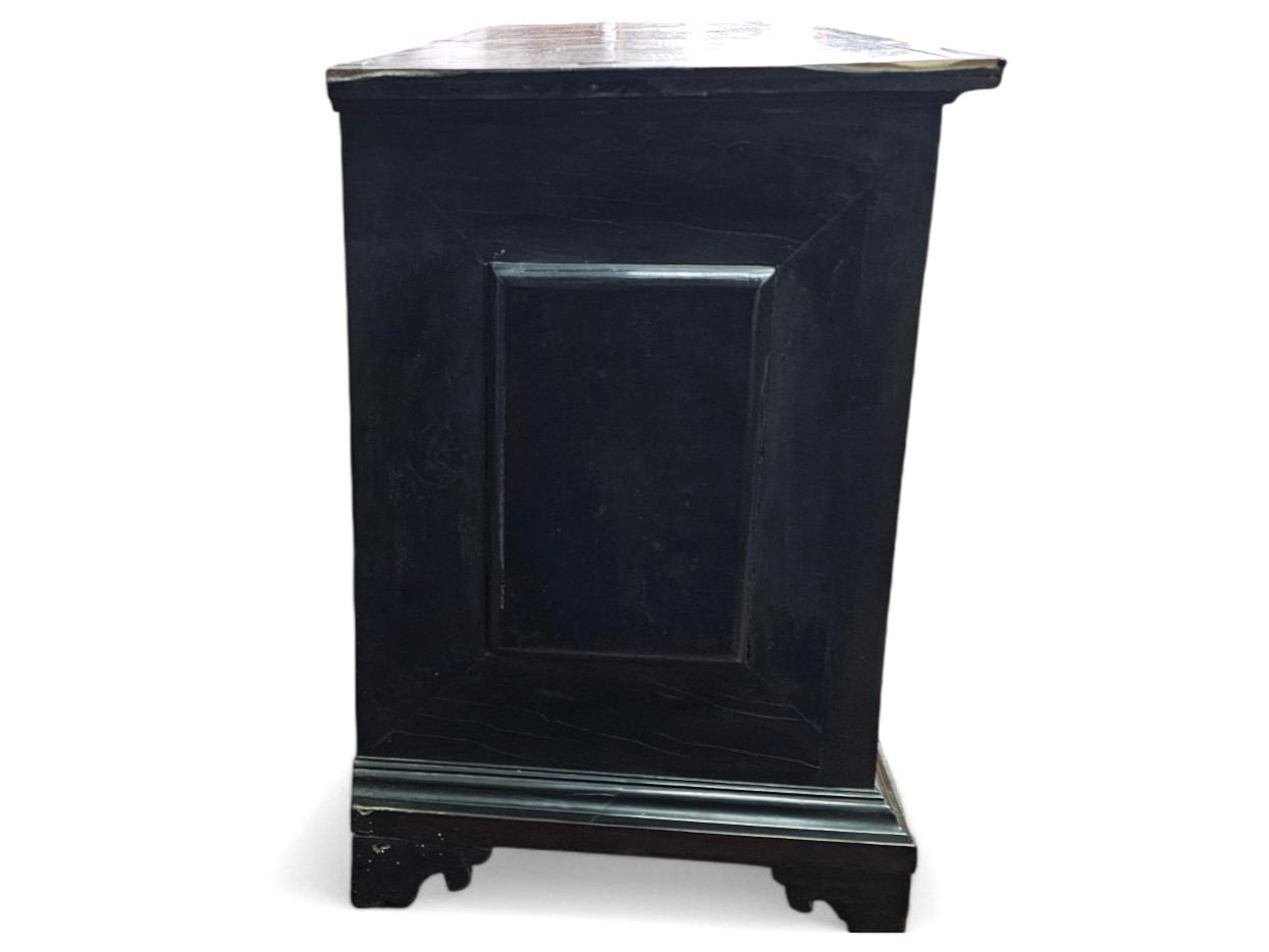 Monetiere italiano in legno ebanizzato e tartaruga