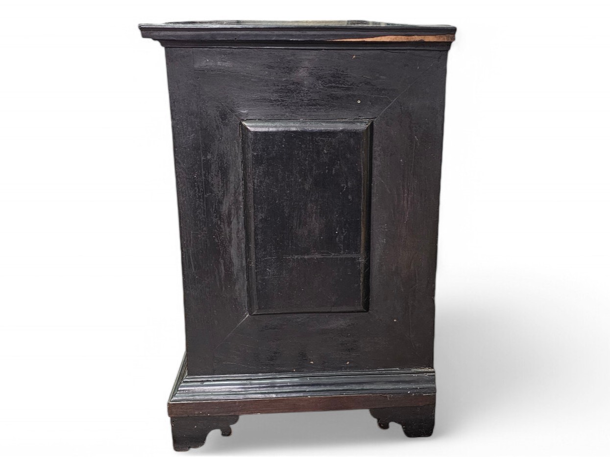 Monetiere italiano in legno ebanizzato e tartaruga