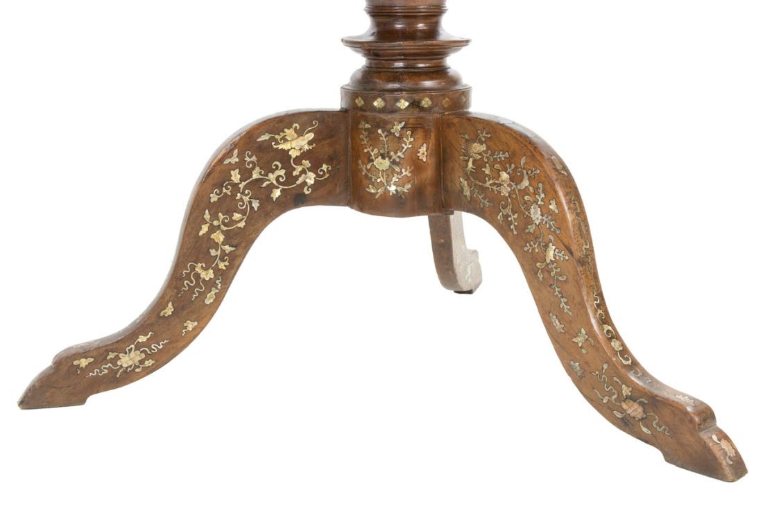 Tavolo Orientale in Noce e Madreperla