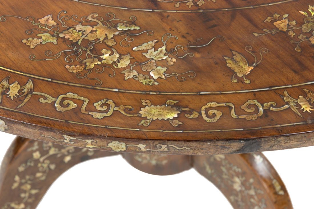 Tavolo Orientale in Noce e Madreperla
