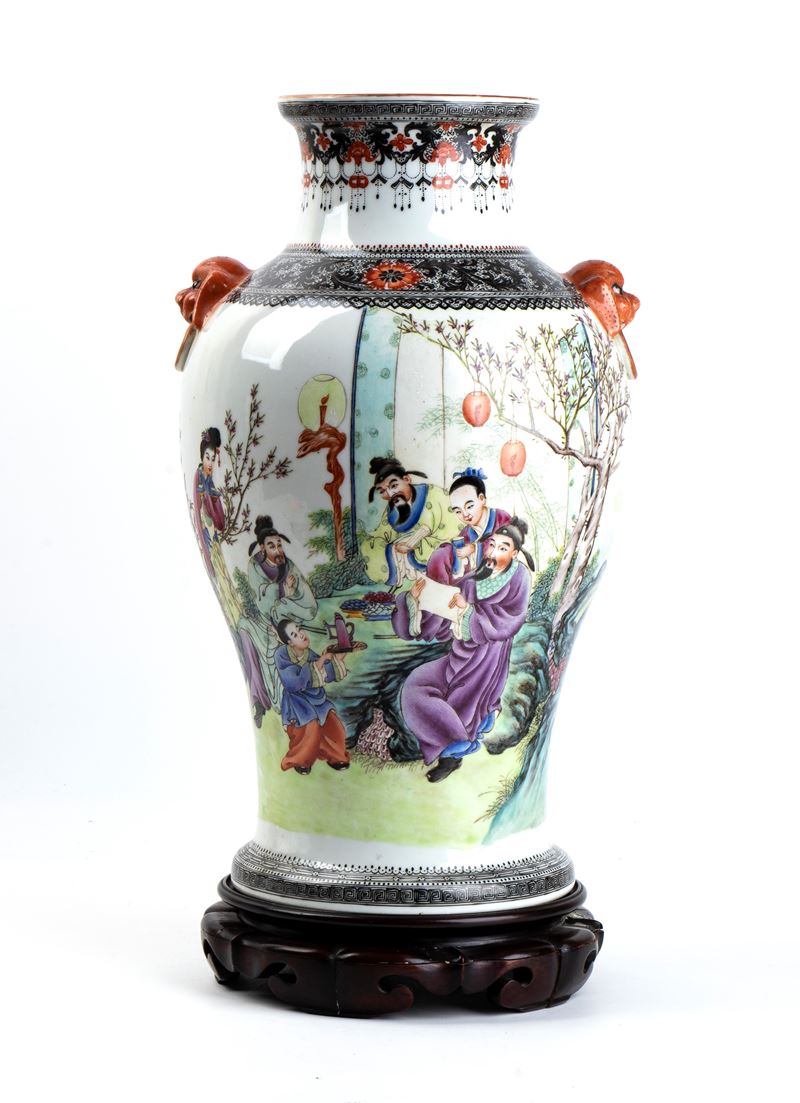 Importante vaso in porcellana policroma