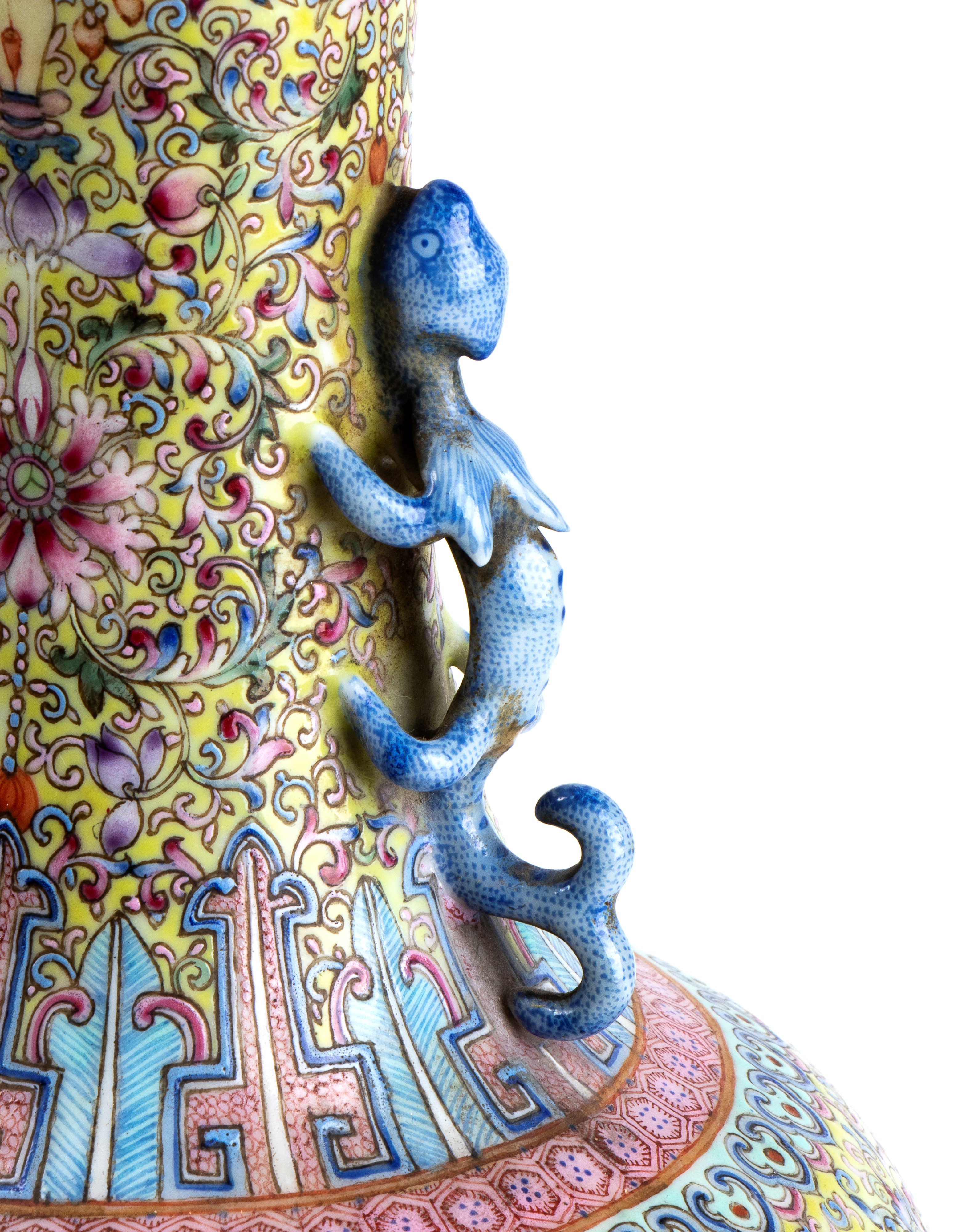 Raffinato vaso in porcellana