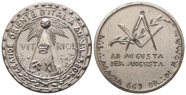 Medaglia  R. L. "Acacia" 669 Or. Di Roma "Ad Augusta Per Angusta", AG (30,2 mm)  - Auction MASONIC MEDALS & JEWELS From the Early 19th to the Late 20th Century - Bertolami Fine Art - Casa d'Aste
